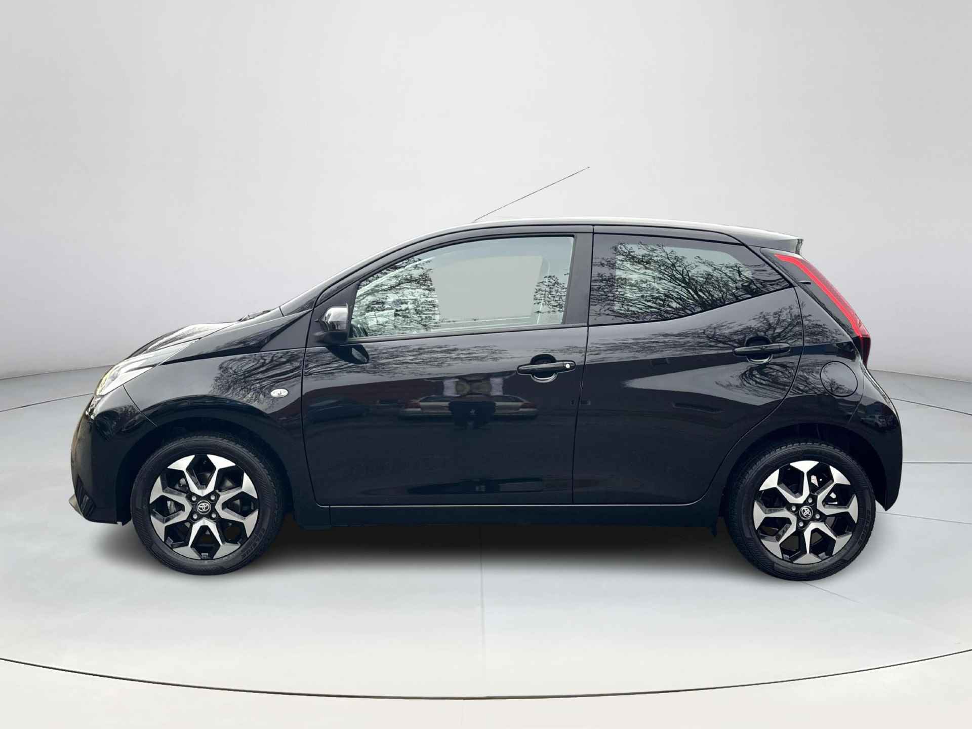 Toyota Aygo 1.0 VVT-i x-joy | 06-10141018 Voor meer informatie - 3/29