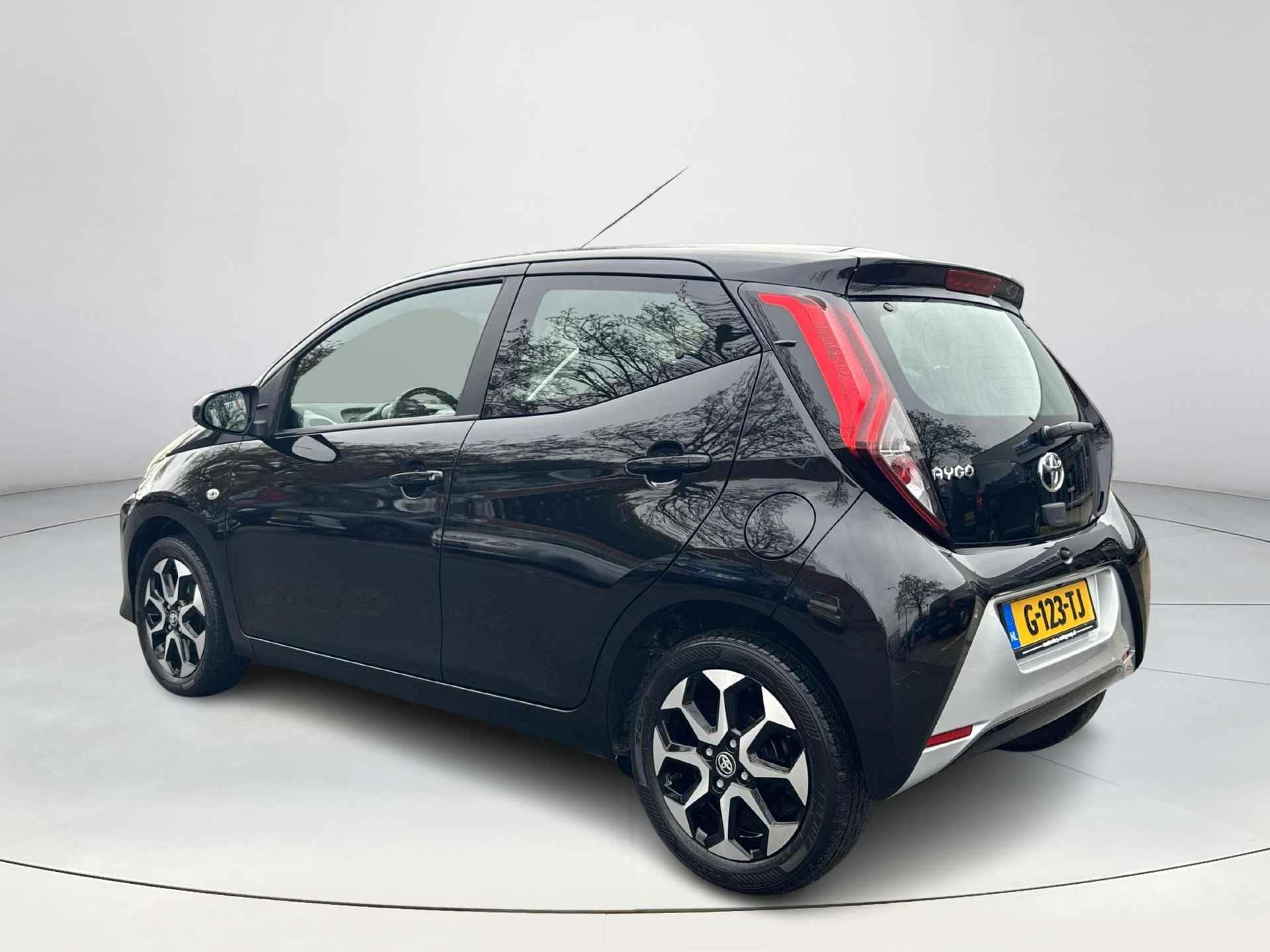 Toyota Aygo 1.0 VVT-i x-joy | 06-10141018 Voor meer informatie - 4/29