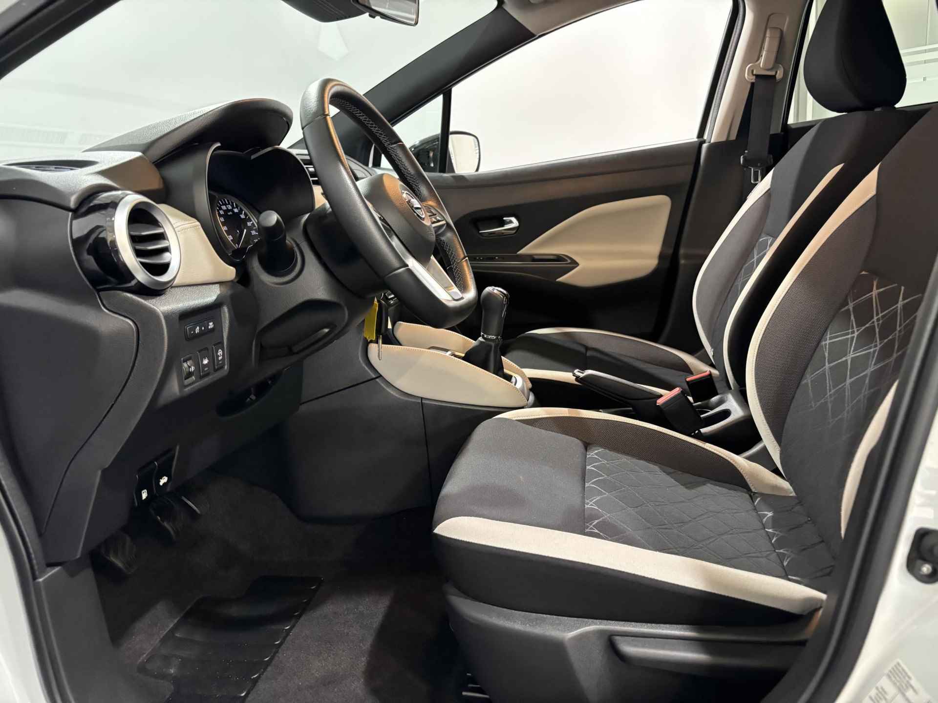 Nissan Micra 1.0 - 90PK IG-T N-Design | Bose Audio | Airco | Parkeersensoren | Lichtmetalen Velgen | Apple CarPlay/Android Auto | Privacy Glass | Cruise Control | - 12/29