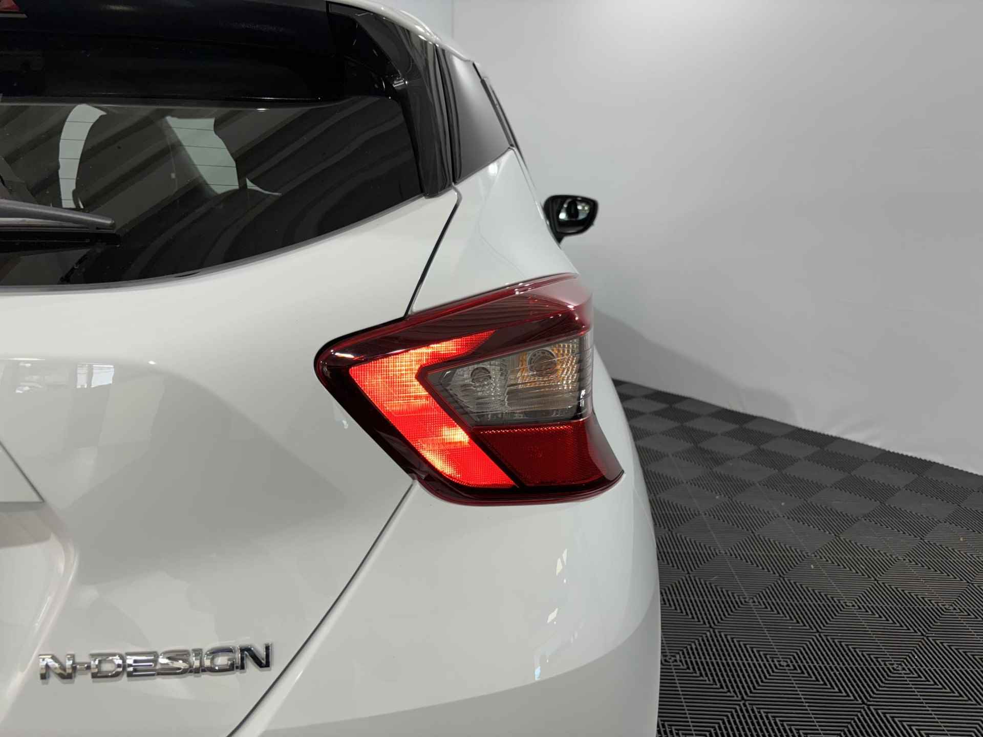 Nissan Micra 1.0 - 90PK IG-T N-Design | Bose Audio | Airco | Parkeersensoren | Lichtmetalen Velgen | Apple CarPlay/Android Auto | Privacy Glass | Cruise Control | - 13/29