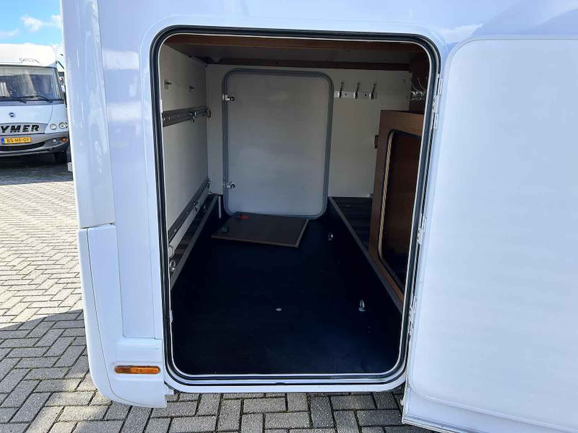 Knaus Van TI 600 ME Enkele-bedden/2015/6.60M - 6/24