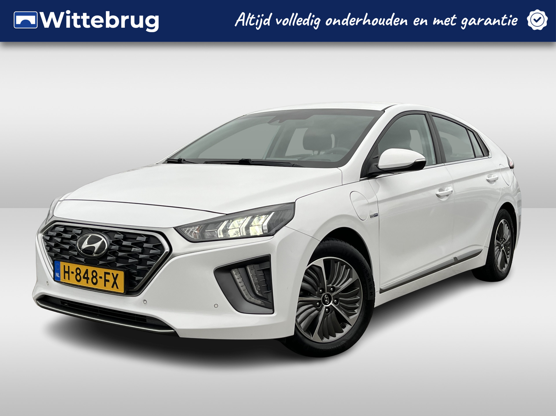 Hyundai IONIQ 1.6 GDi PHEV Comfort | Navigatie | Parkeercamera | Climate Control