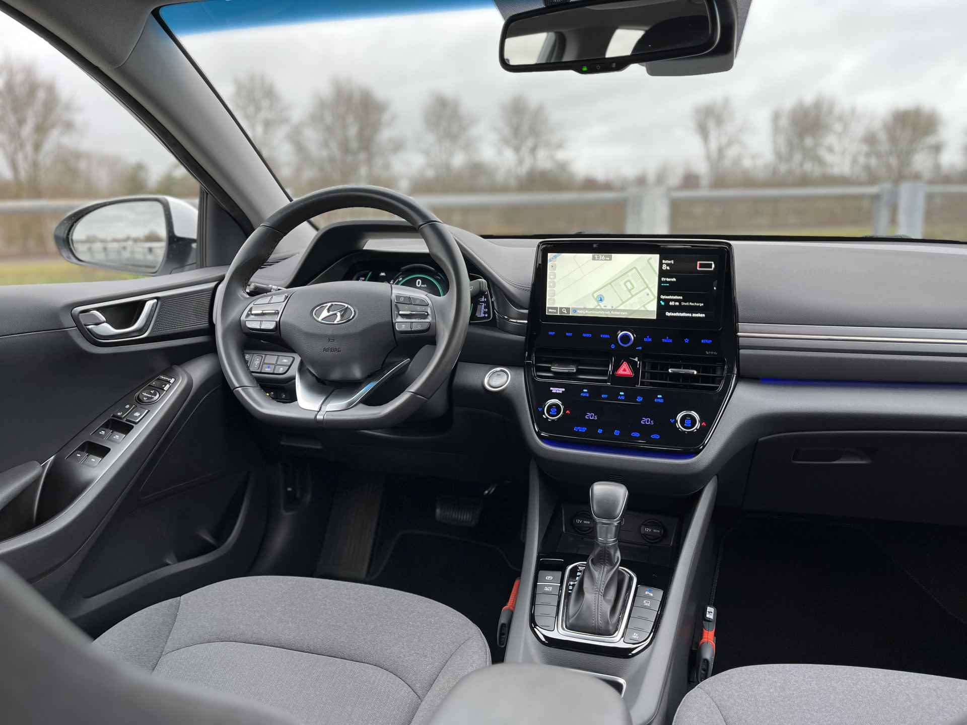 Hyundai IONIQ 1.6 GDi PHEV Comfort | Navigatie | Parkeercamera | Climate Control - 18/38