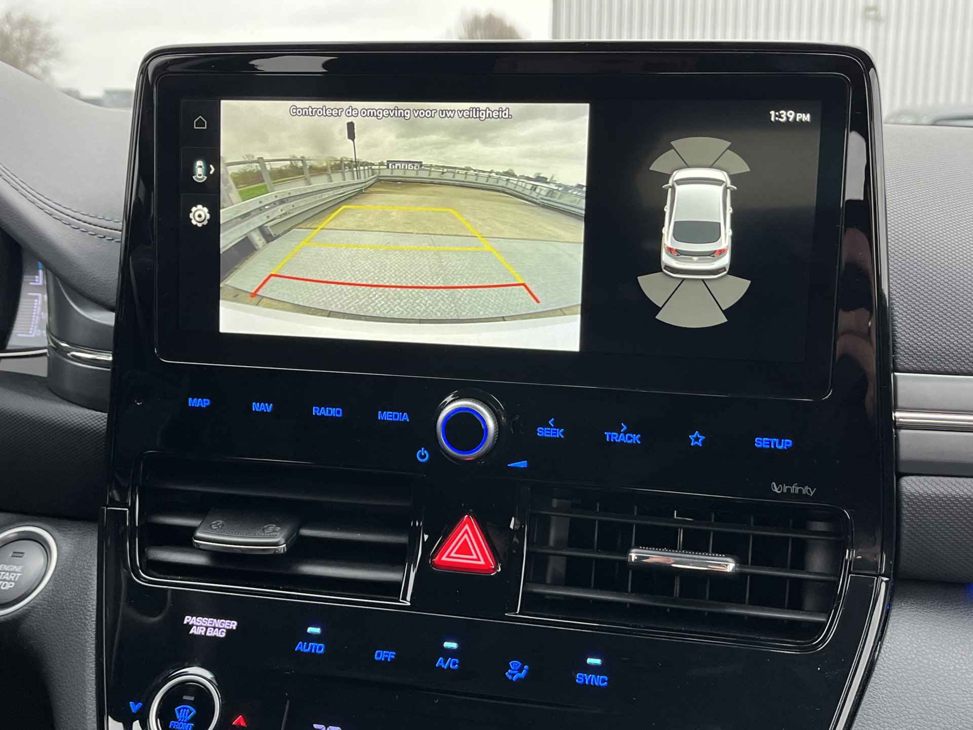 Hyundai IONIQ 1.6 GDi PHEV Comfort | Navigatie | Parkeercamera | Climate Control - 30/38