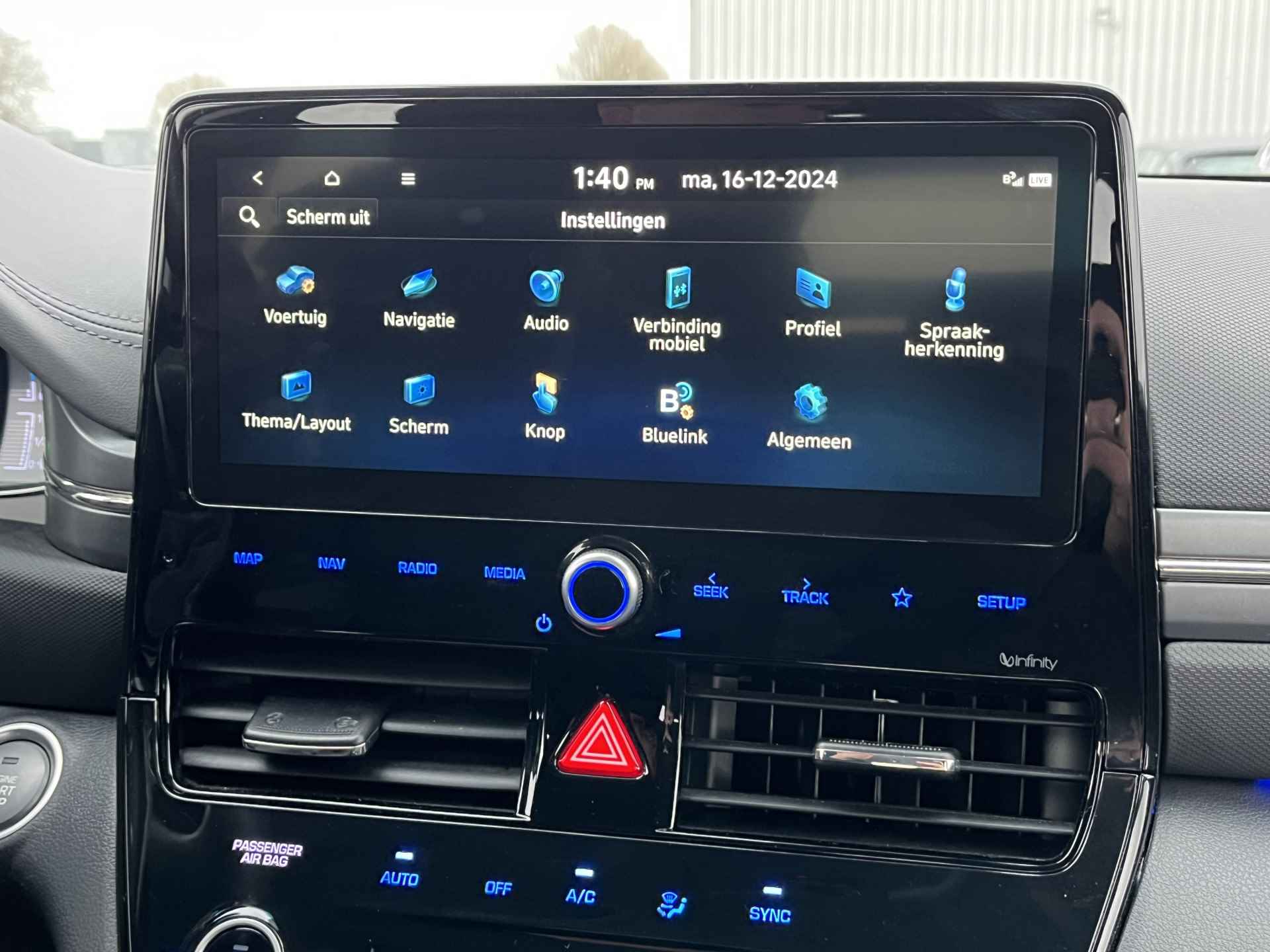 Hyundai IONIQ 1.6 GDi PHEV Comfort | Navigatie | Parkeercamera | Climate Control - 33/38