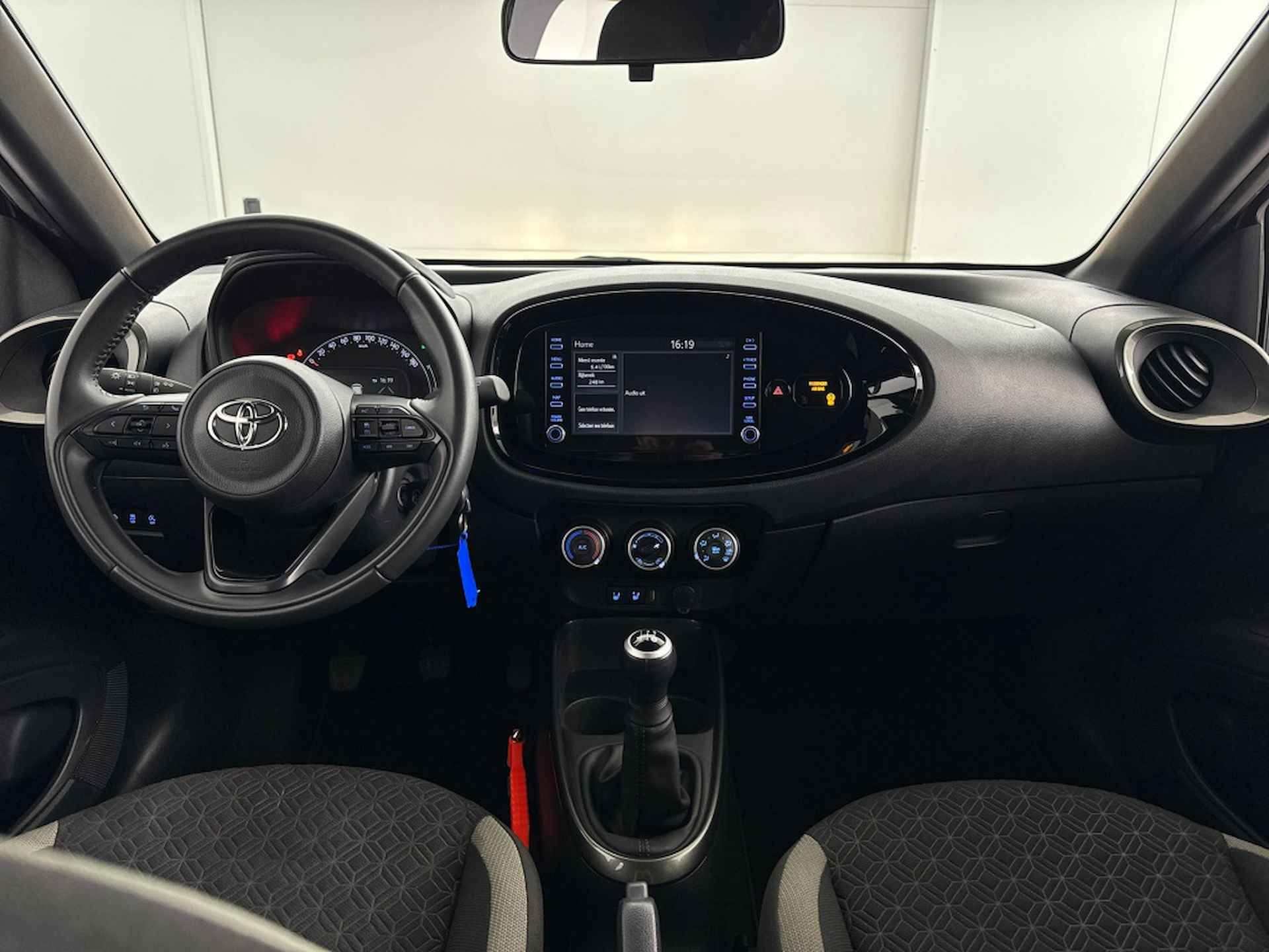 Toyota Aygo X 1.0 Pulse | 17'' L.M. Velgen | Adaptieve Cruise Control | App Connect - 4/36