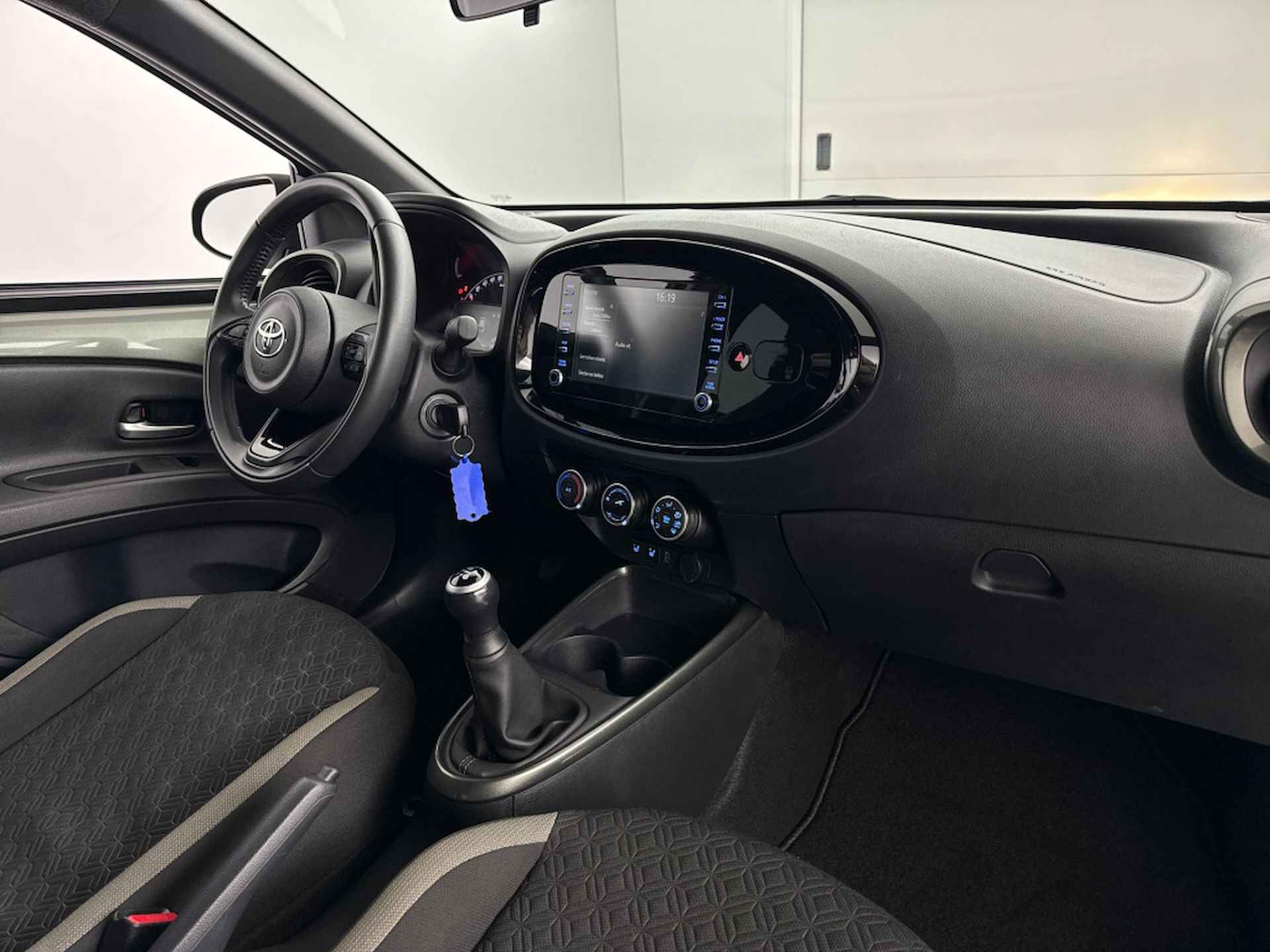 Toyota Aygo X 1.0 Pulse | 17'' L.M. Velgen | Adaptieve Cruise Control | App Connect - 5/36