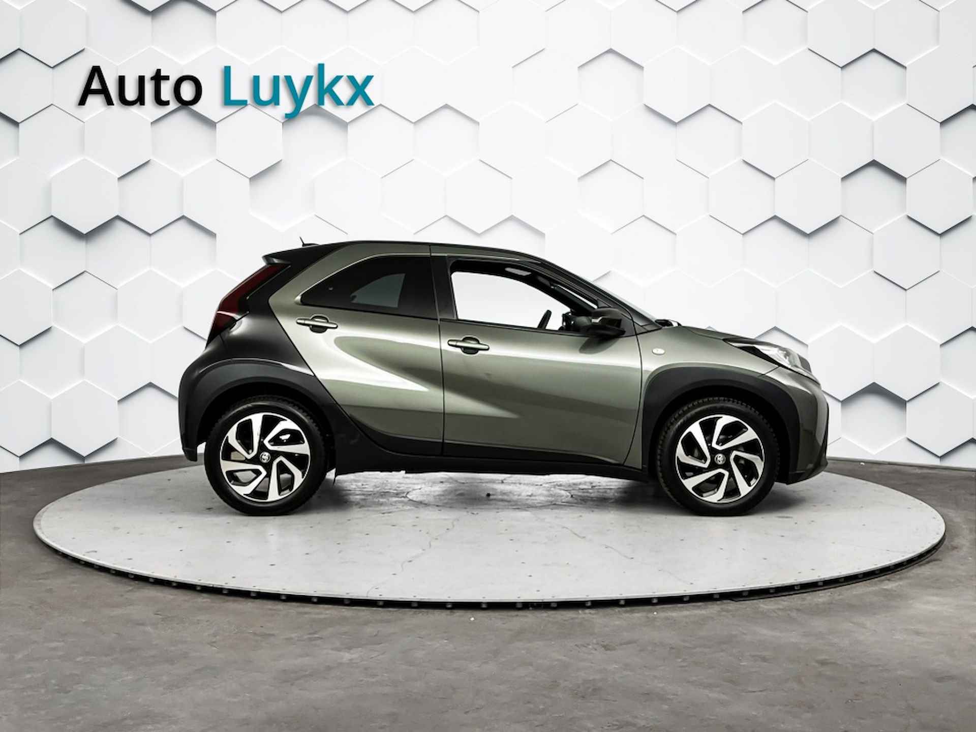 Toyota Aygo X 1.0 Pulse | 17'' L.M. Velgen | Adaptieve Cruise Control | App Connect - 10/36