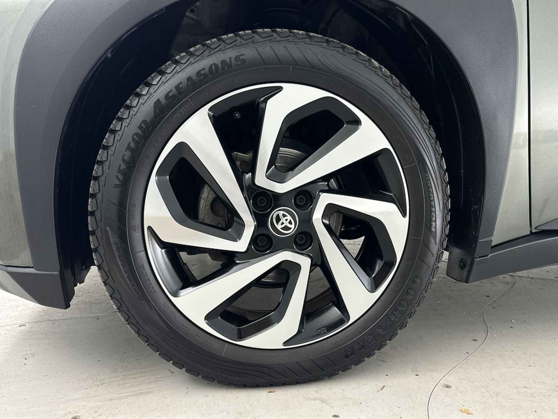 Toyota Aygo X 1.0 Pulse | 17'' L.M. Velgen | Adaptieve Cruise Control | App Connect - 29/36