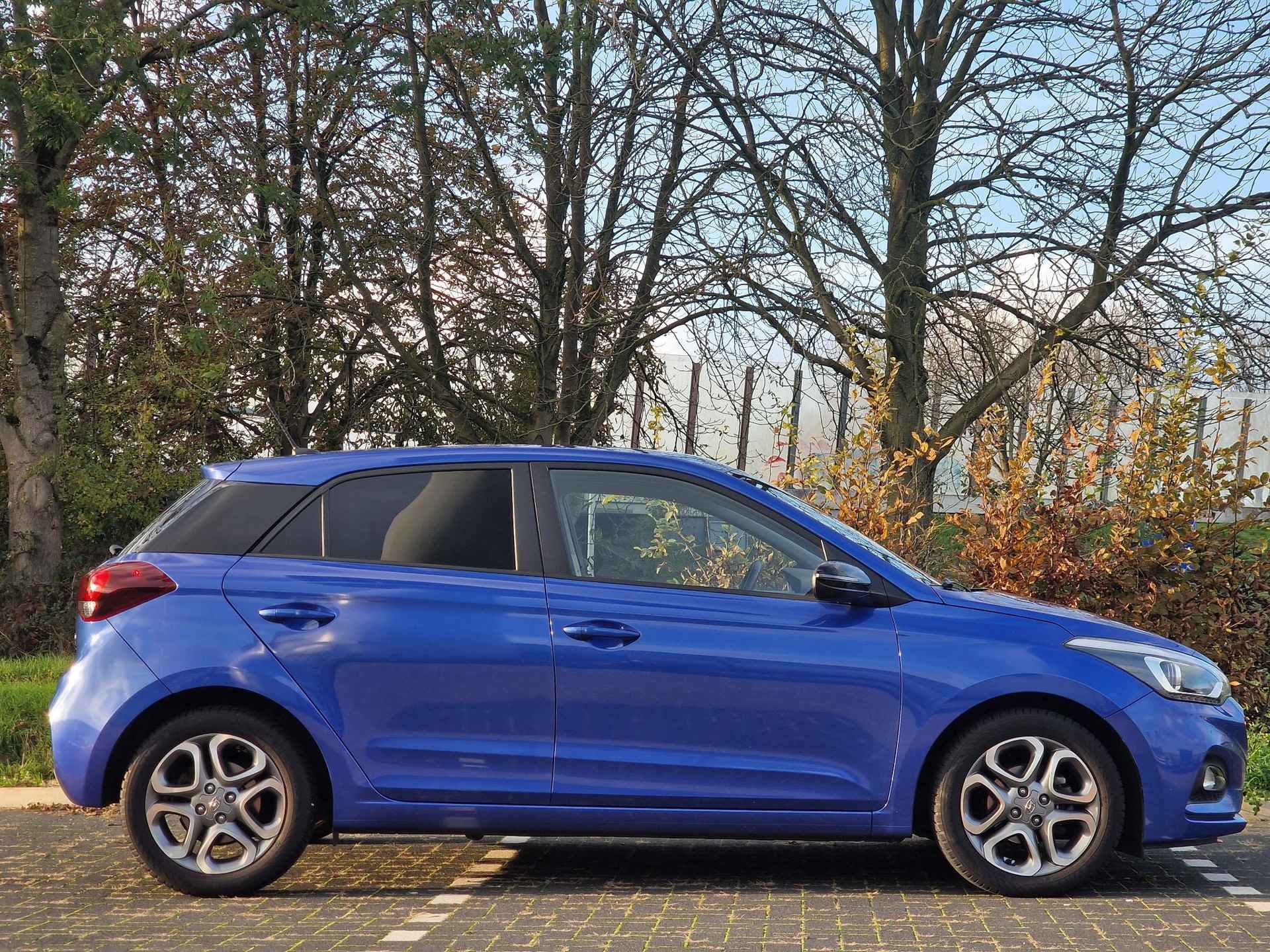 Hyundai i20 1.0 T-GDI 100 PK Comfort | Achteruitrijcamera |  Android auto& Apple Carplay | Adaptieve koplampen | Donker getint glas | - 6/30