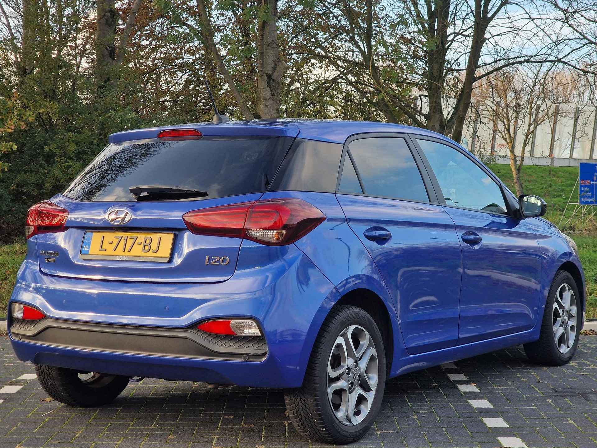 Hyundai i20 1.0 T-GDI 100 PK Comfort | Achteruitrijcamera |  Android auto& Apple Carplay | Adaptieve koplampen | Donker getint glas | - 7/30