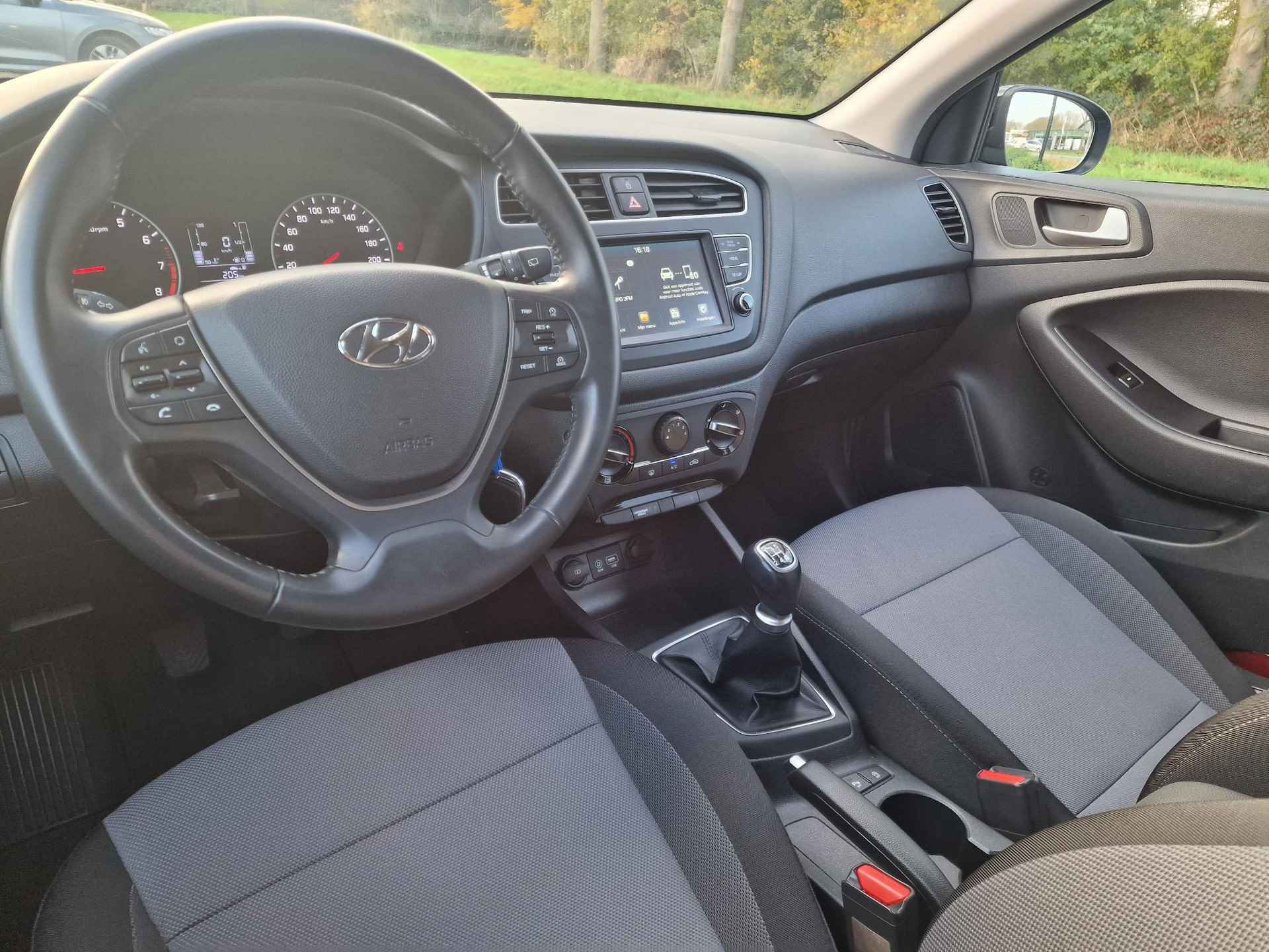 Hyundai i20 1.0 T-GDI 100 PK Comfort | Achteruitrijcamera |  Android auto& Apple Carplay | Adaptieve koplampen | Donker getint glas | - 15/30