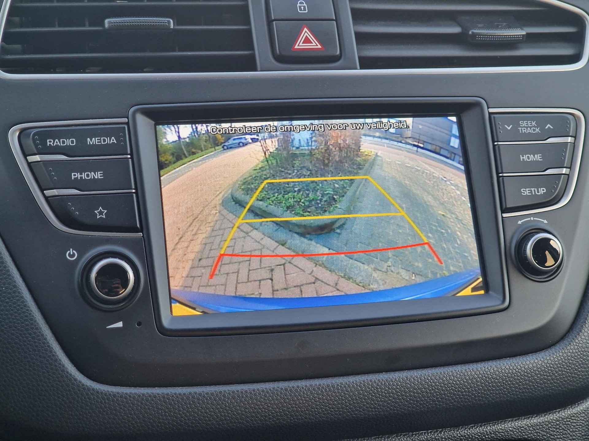 Hyundai i20 1.0 T-GDI 100 PK Comfort | Achteruitrijcamera |  Android auto& Apple Carplay | Adaptieve koplampen | Donker getint glas | - 23/30