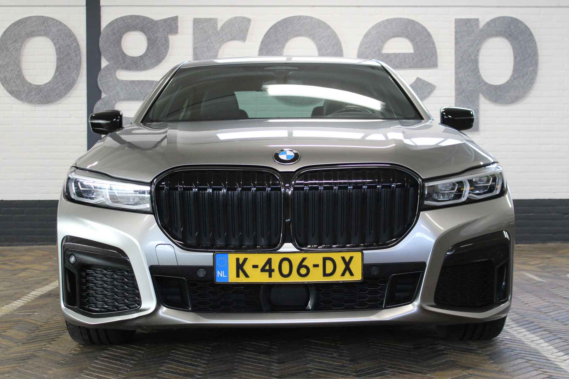 BMW 7 Serie 745e High Executive M-sport | Incl. 12 maanden garantie | Head-up display | Adaptive cruise control | Climate control | Memory seats | Stoelverwarming | Apple carplay/Android auto | Standkachel | - 22/60