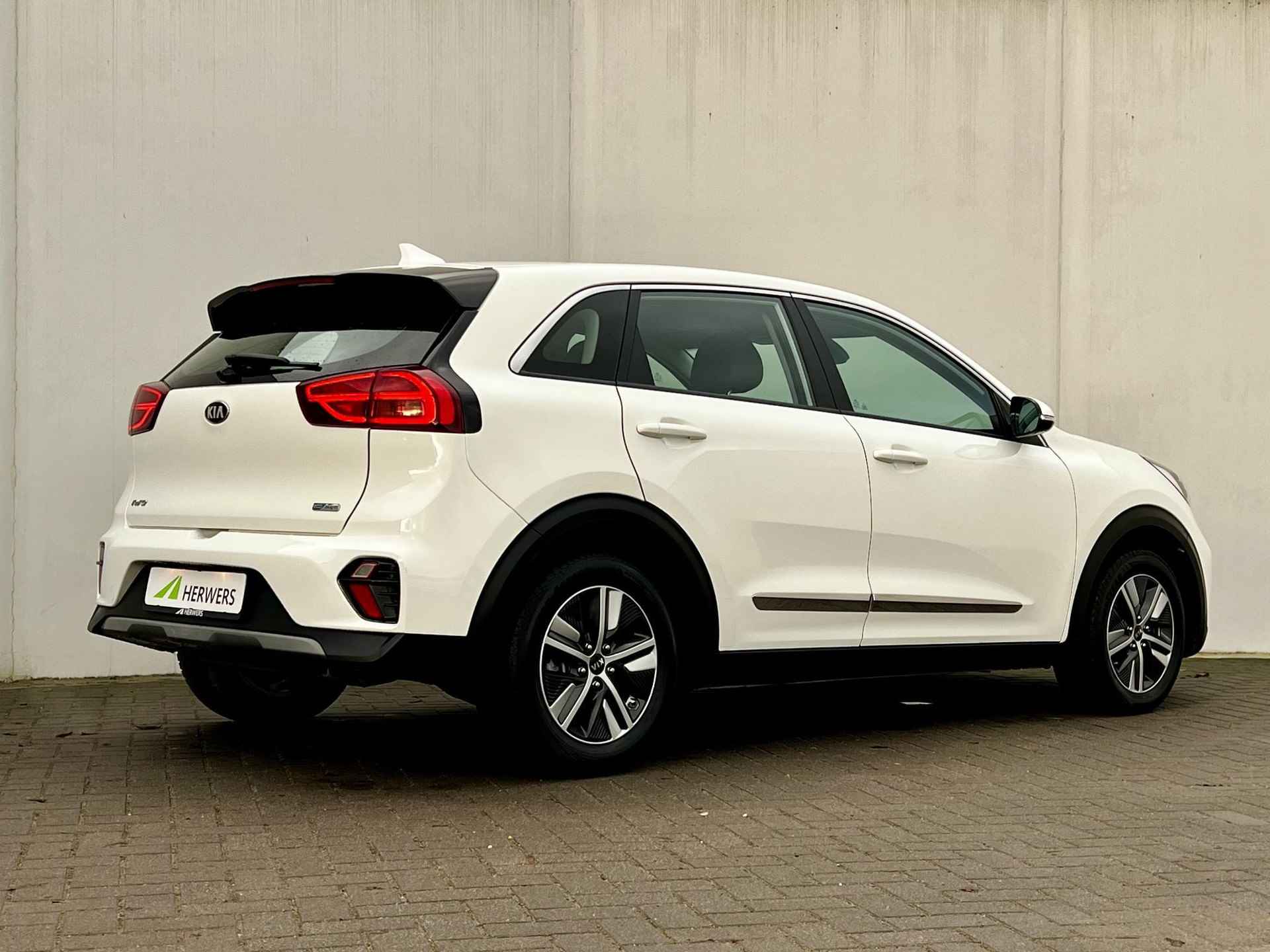 Kia Niro 1.6 GDi PHEV DynamicLine Automaat / Adaptieve CC / Navigatie via Apple Carplay Android / All Season banden /  EAER bereik 49 km / EAER bereik stad 65 km / - 3/44