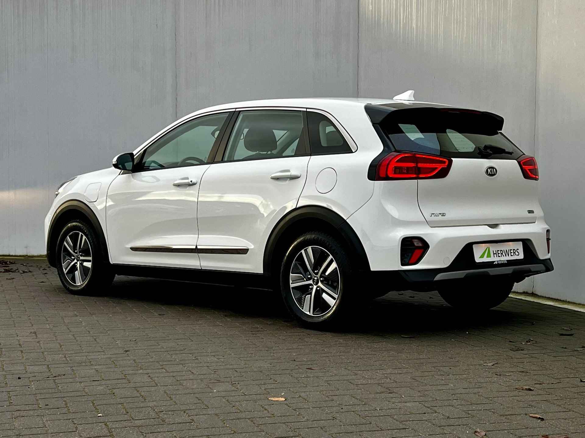 Kia Niro 1.6 GDi PHEV DynamicLine Automaat / Adaptieve CC / Navigatie via Apple Carplay Android / All Season banden /  EAER bereik 49 km / EAER bereik stad 65 km / - 20/44