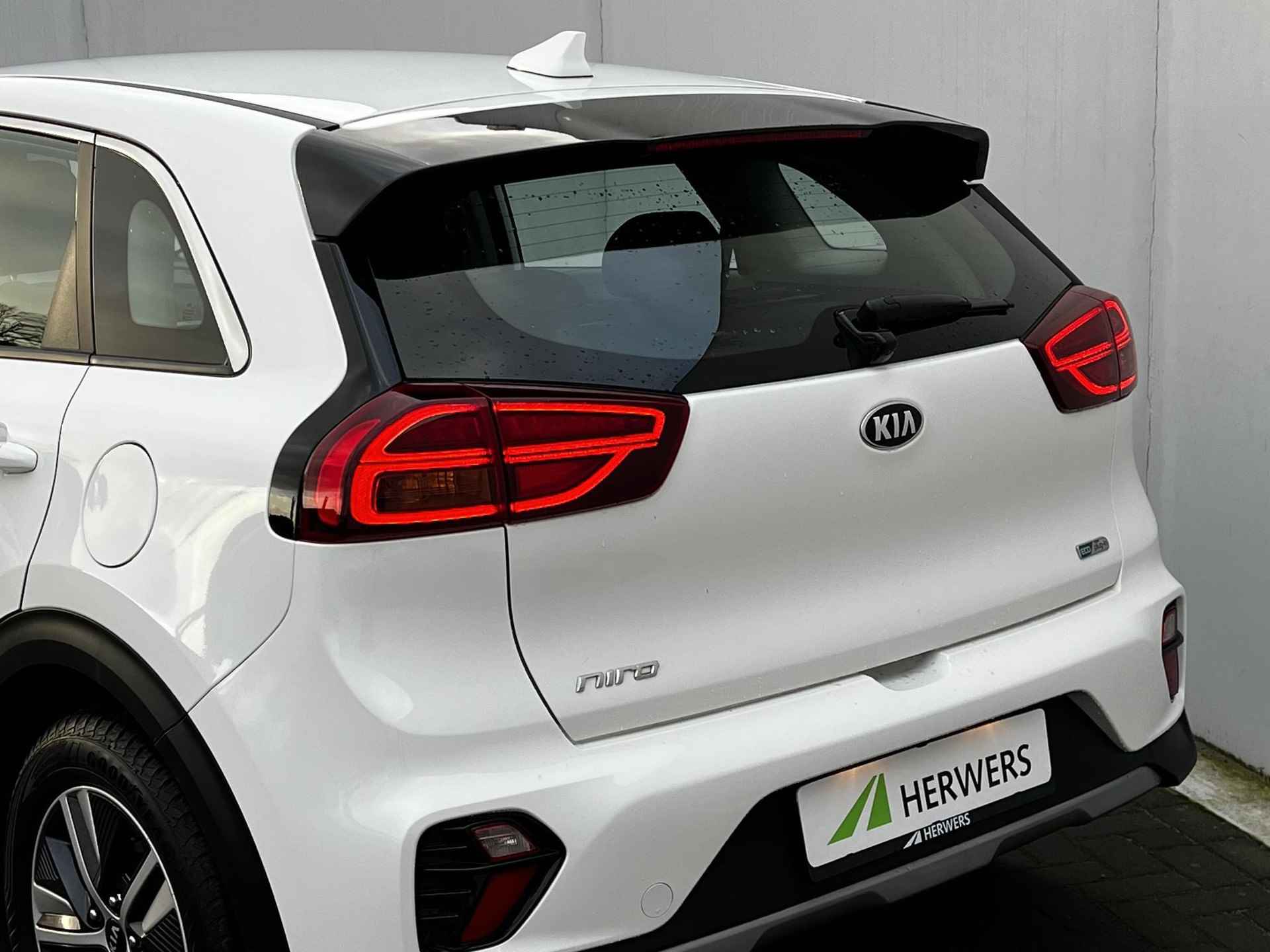 Kia Niro 1.6 GDi PHEV DynamicLine Automaat / Adaptieve CC / Navigatie via Apple Carplay Android / All Season banden /  EAER bereik 49 km / EAER bereik stad 65 km / - 44/44