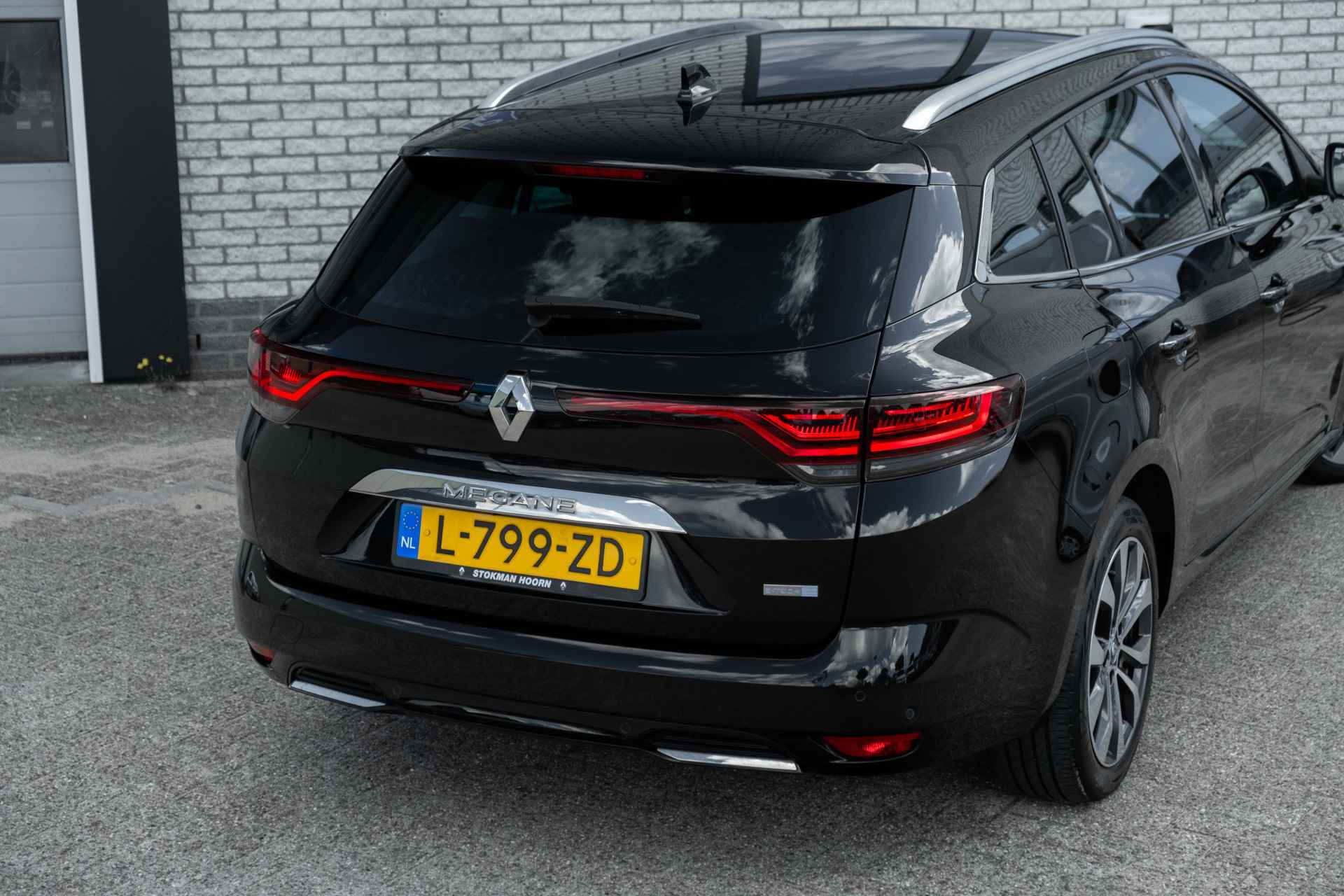 Renault Mégane Estate 1.6 E-Tech Plug-In Hybrid AUT 160 Business Edition One | Lederen bekleding | Stoel en stuurverwarming | LM Velgen | incl. Bovag rijklaarpakket met 12 maanden garantie - 17/48