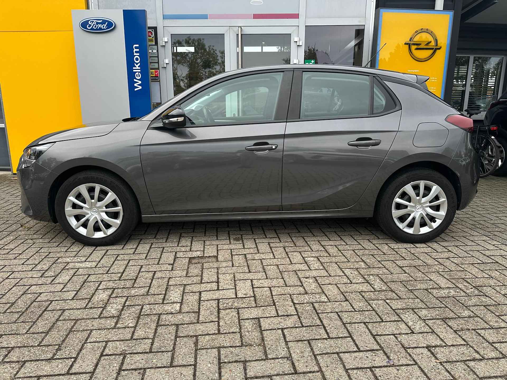 Opel Corsa 1.2 Turbo 100PK Edition+ | AIRCO| NAVIGATIE| PARKEERSENSOREN| APPLE CARPLAY\ANDROID AUTO| CRUISE CONTROL| DAB| - 4/33