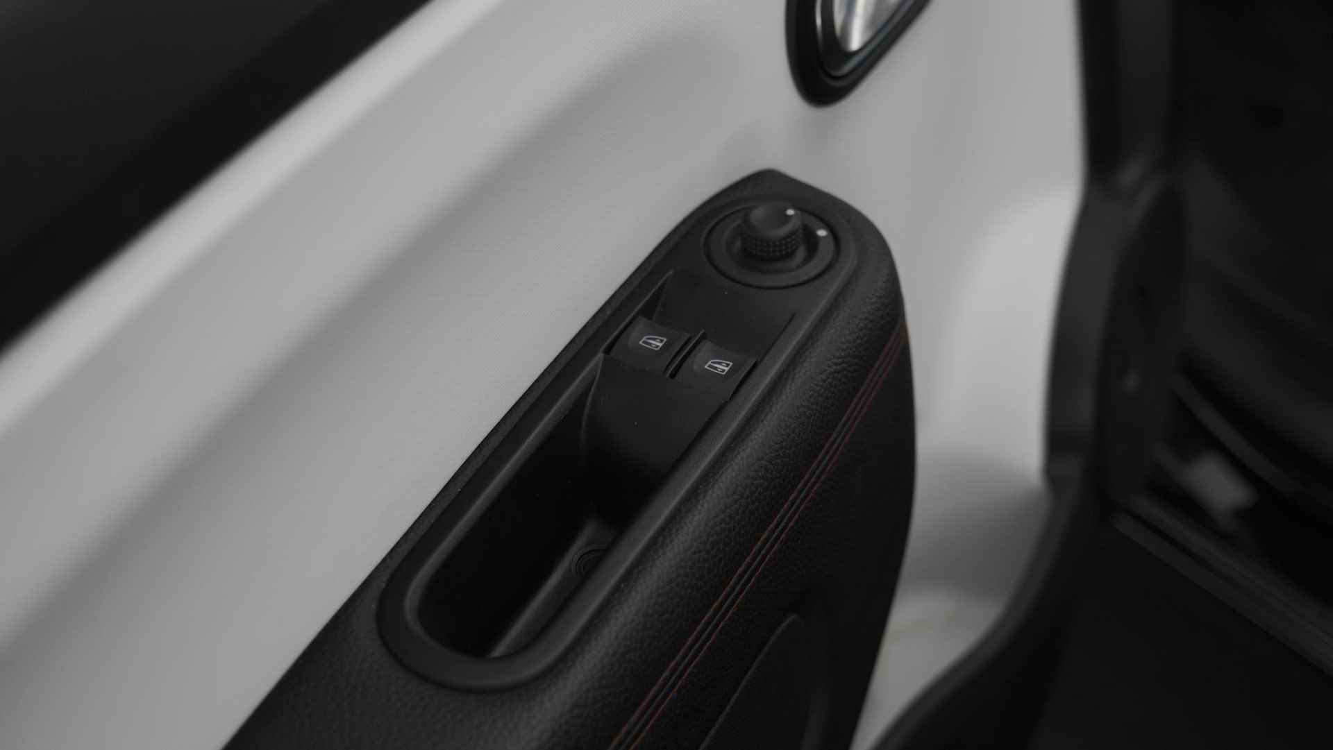 Renault Twingo 1.0 SCe Intens | Camera | Elektrisch Vouwdak | Apple Carplay | Climate Control - 24/67