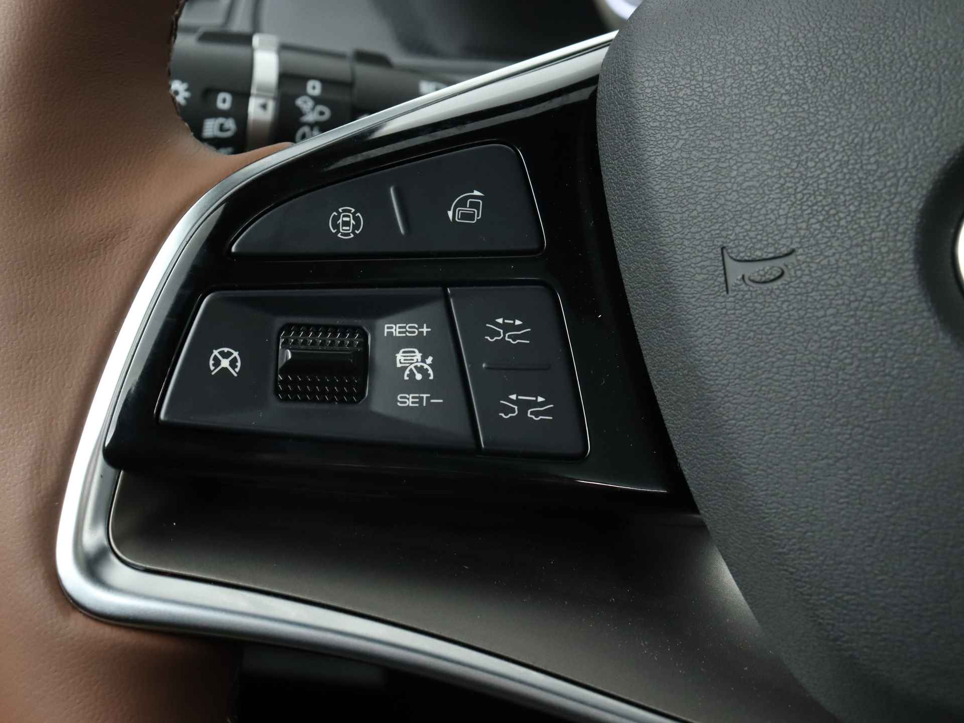 BYD TANG AWD Executive 86 kWh | €10.000 Voorraad Voordeel! Direct Rijden! | Leder | Keyless | Camera | 7 Persoons | Stoel en Stuurverwarming | - 18/45