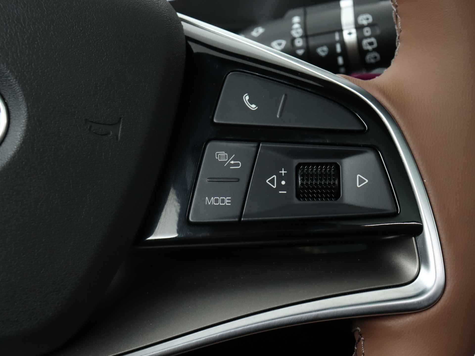 BYD TANG AWD Executive 86 kWh | €10.000 Voorraad Voordeel! Direct Rijden! | Leder | Keyless | Camera | 7 Persoons | Stoel en Stuurverwarming | - 19/45