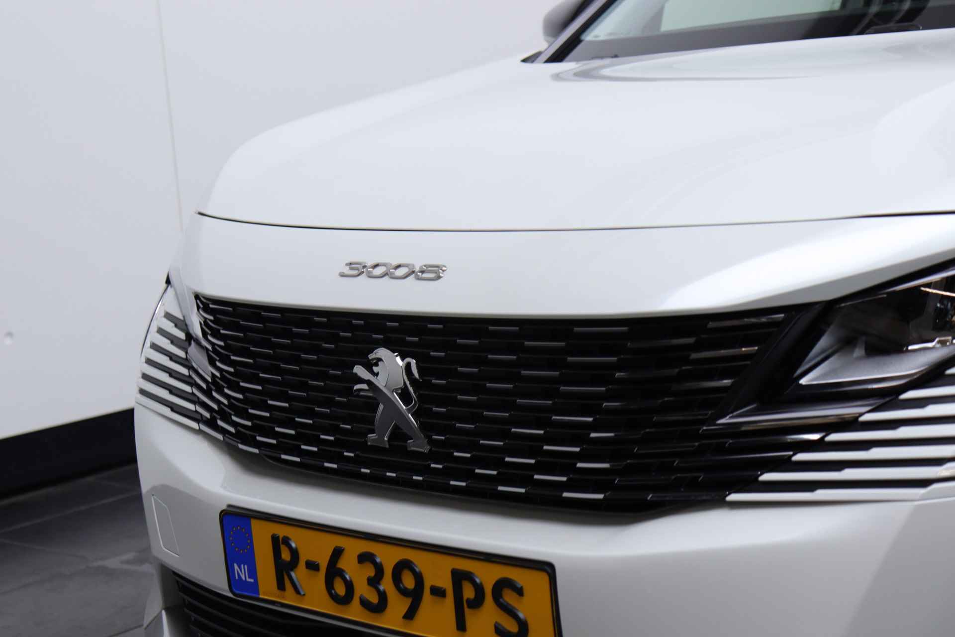 Peugeot 3008 1.2 130Pk Allure | Automaat | Camera | Leder/Stof | Stoelverwarming | Dode hoek | Keyless | Carplay | Rijstrooksensor | Carplay | Getint glas | Navigatie | Clima | Cruise | 18'' Lichtmetaal - 11/34