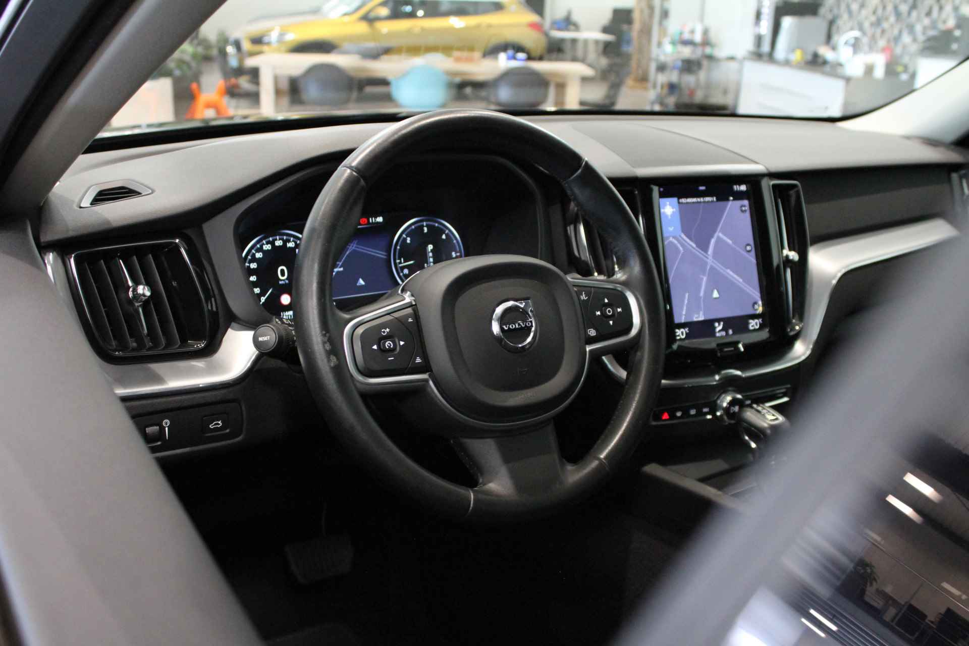 Volvo XC60 2.0 D4 AWD Momentum | Automaat | Navigatie | - 6/28