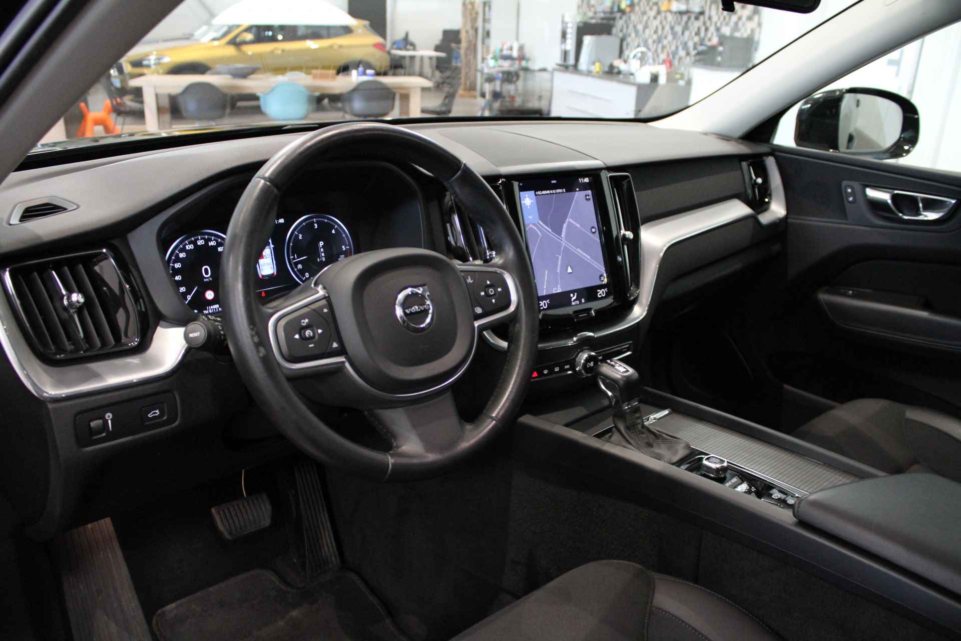 Volvo XC60 2.0 D4 AWD Momentum | Automaat | Navigatie | - 7/28