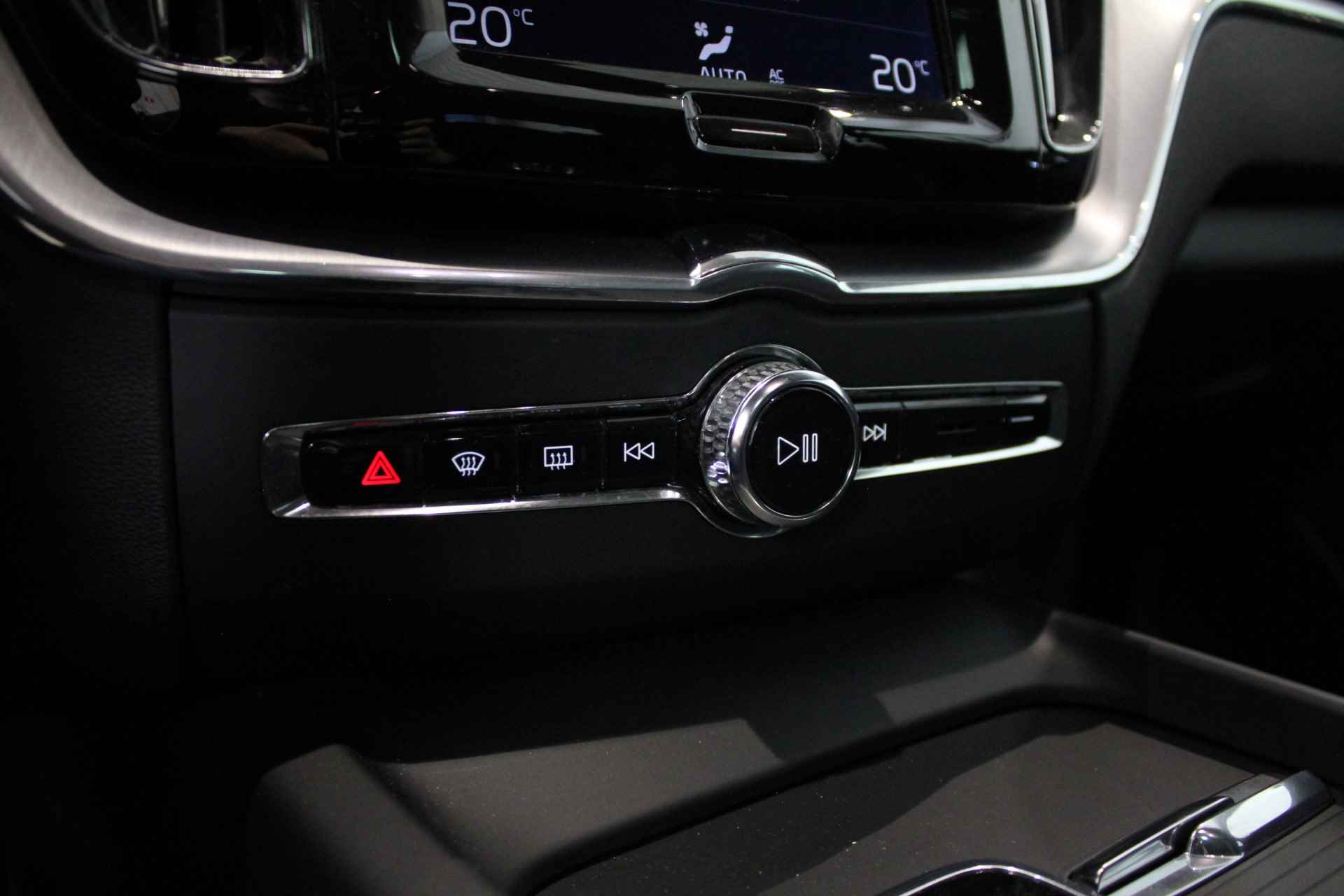Volvo XC60 2.0 D4 AWD Momentum | Automaat | Navigatie | - 16/28