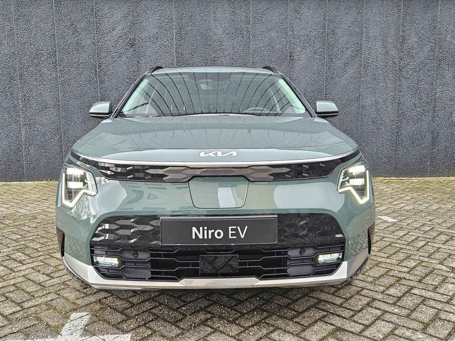 Kia Niro EV ExecutiveLine 64.8 kWh | Afneembare trekhaak | 7 jaar garantie | Snel leverbaar uit voorraad | Vehicle-2-Load (V2L) | Bekleding in premium lederlook | Harman Kardon Premium Sound System - 3/36