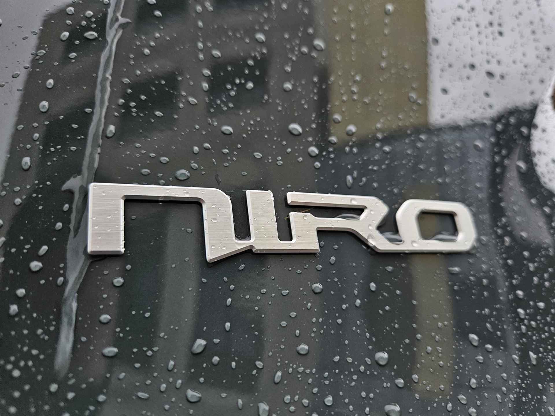 Kia Niro EV ExecutiveLine 64.8 kWh | Afneembare trekhaak | 7 jaar garantie | Snel leverbaar uit voorraad | Vehicle-2-Load (V2L) | Bekleding in premium lederlook | Harman Kardon Premium Sound System - 35/36