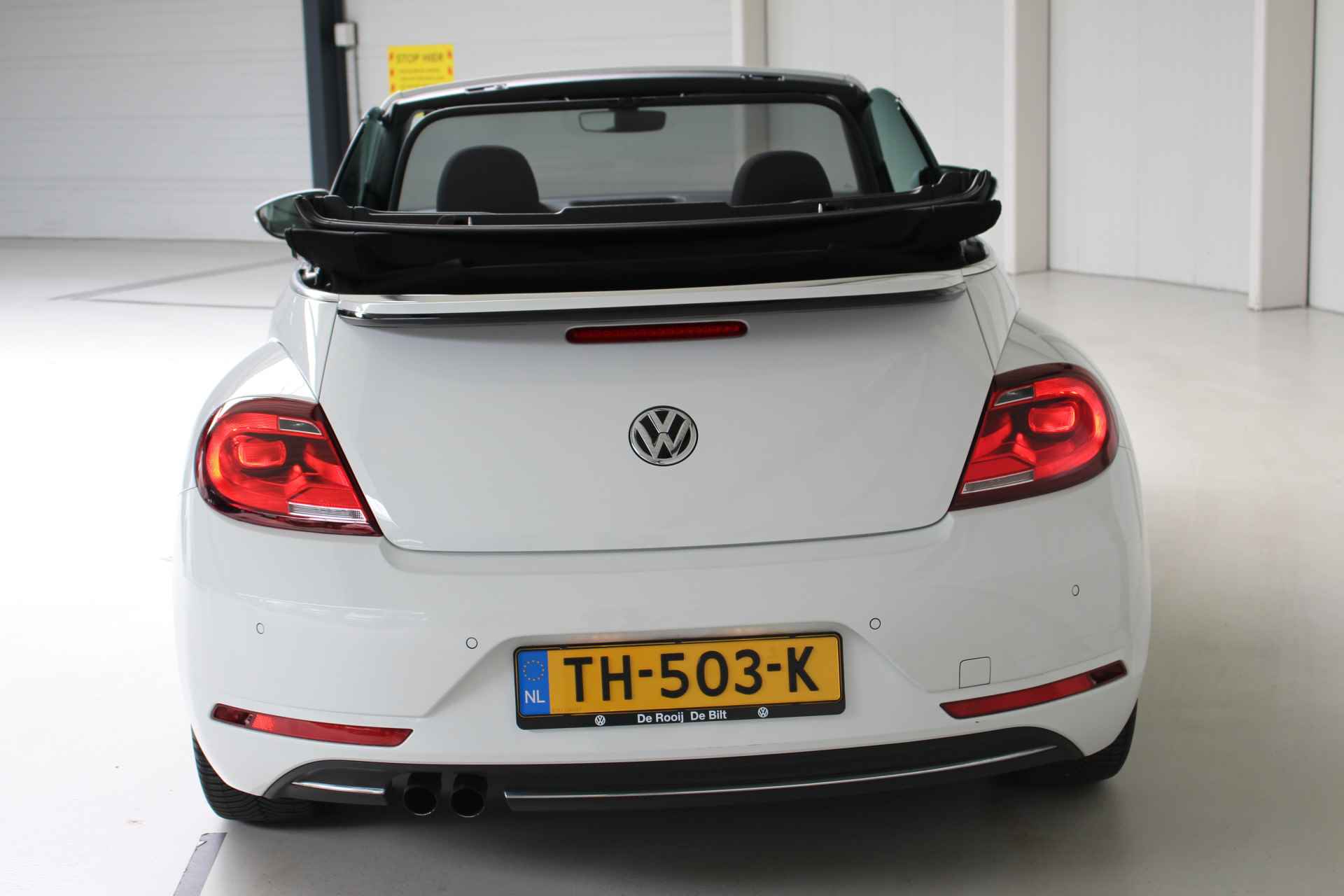 Volkswagen Beetle Cabriolet 1.4 TSI DSG SOUND Navigatie | Stoelverwarming | Parkeersensoren | All season banden . - 4/25