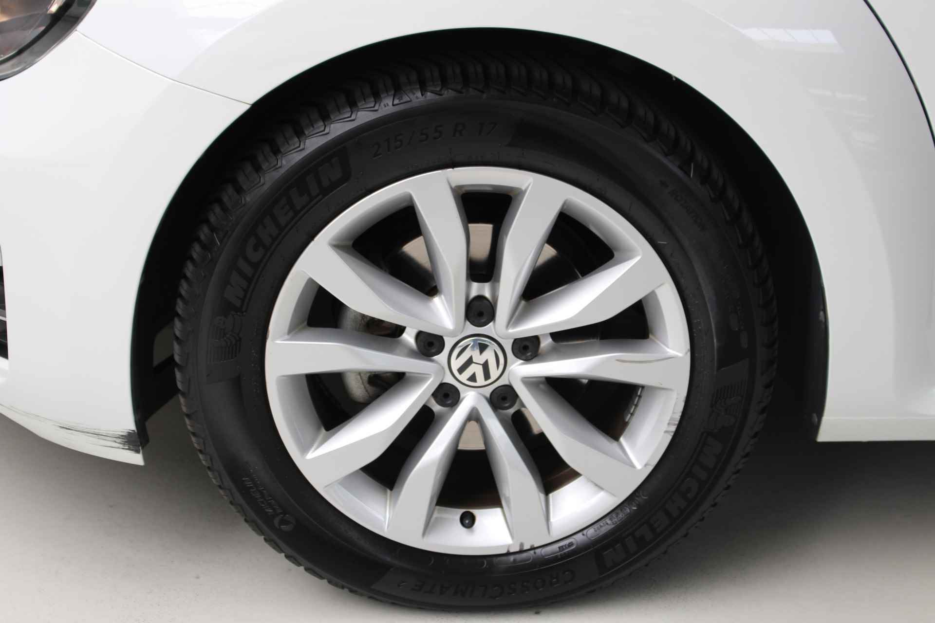Volkswagen Beetle Cabriolet 1.4 TSI DSG SOUND Navigatie | Stoelverwarming | Parkeersensoren | All season banden . - 7/25