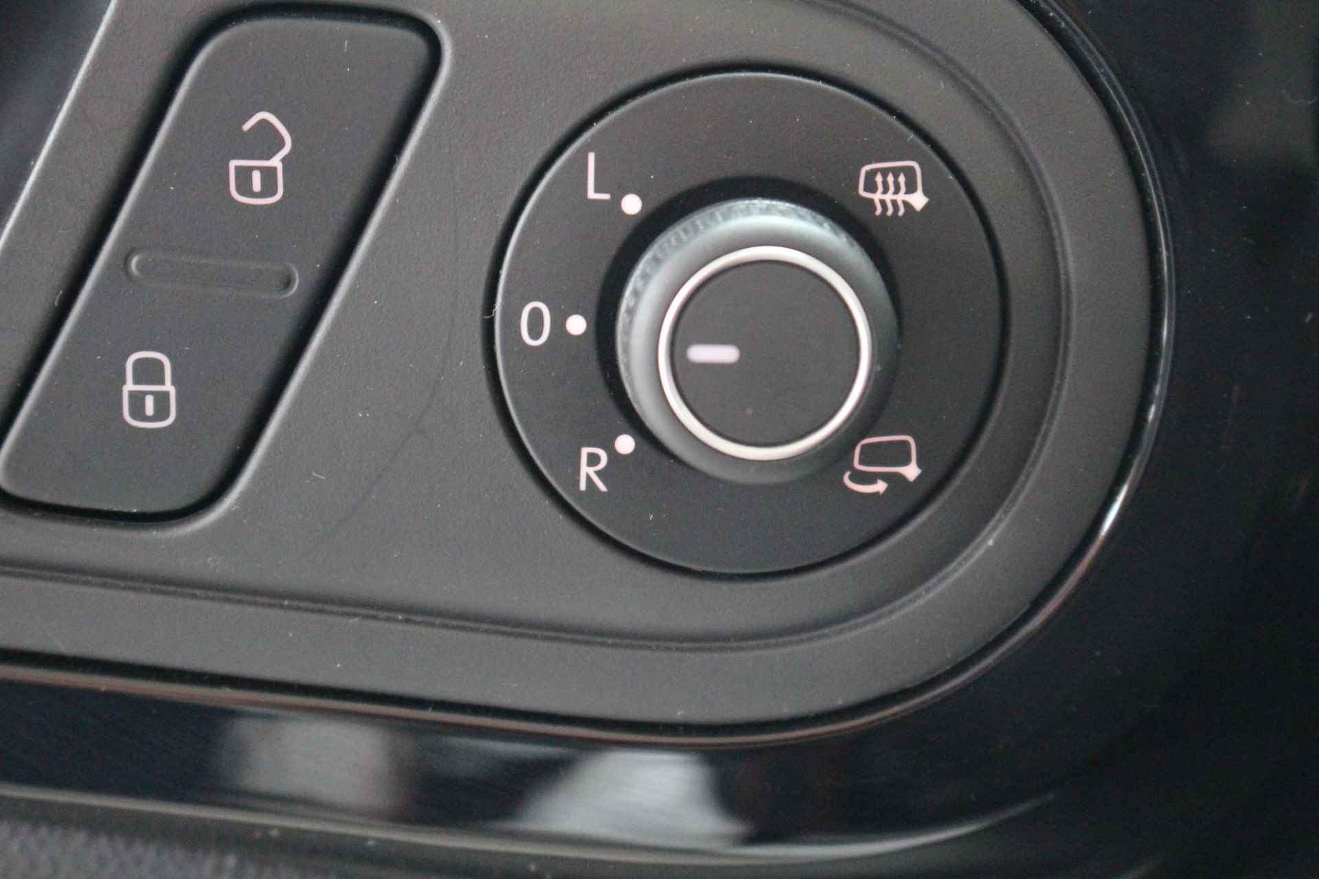 Volkswagen Beetle Cabriolet 1.4 TSI DSG SOUND Navigatie | Stoelverwarming | Parkeersensoren | All season banden . - 9/25