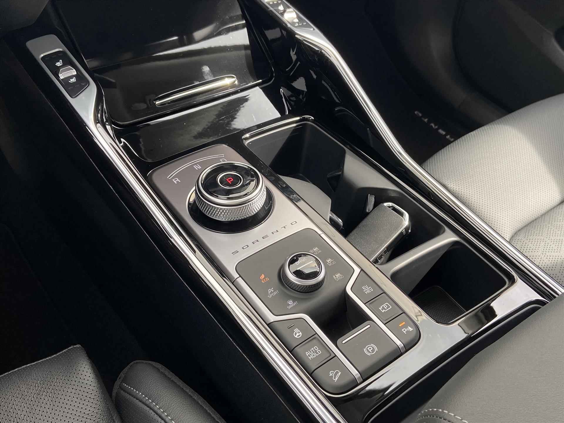 Kia Sorento 1.6 T-GDi 265pk Plug-in Hybrid 4WD Aut Edition I | 360* Camera | Stoel verwarming & ventilatie | 7 zits | Leder I - 41/46