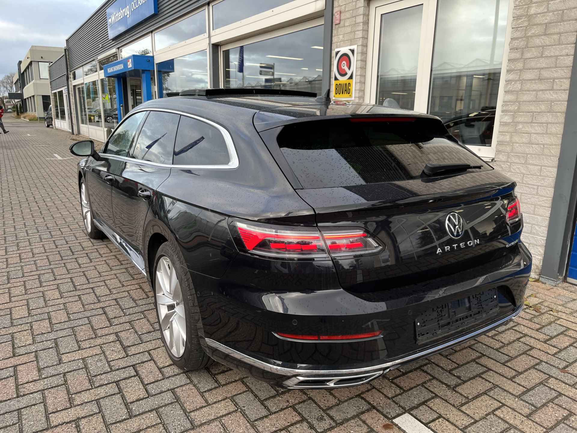 Volkswagen Arteon Shooting Brake 1.4 TSI eHybrid 2x R-Line / AUTOMAAT/ TREKHAAK/ PANO/ LEDER/ 360 CAMERA/ CLIMA/ NAVI/ STOELVERWARM. V&A/ HEAD-UP/ KEYLESS/ APP CONNECT/ MEMORY SEATS/ DUBBEL GLAS/ 19" LMV - 6/35