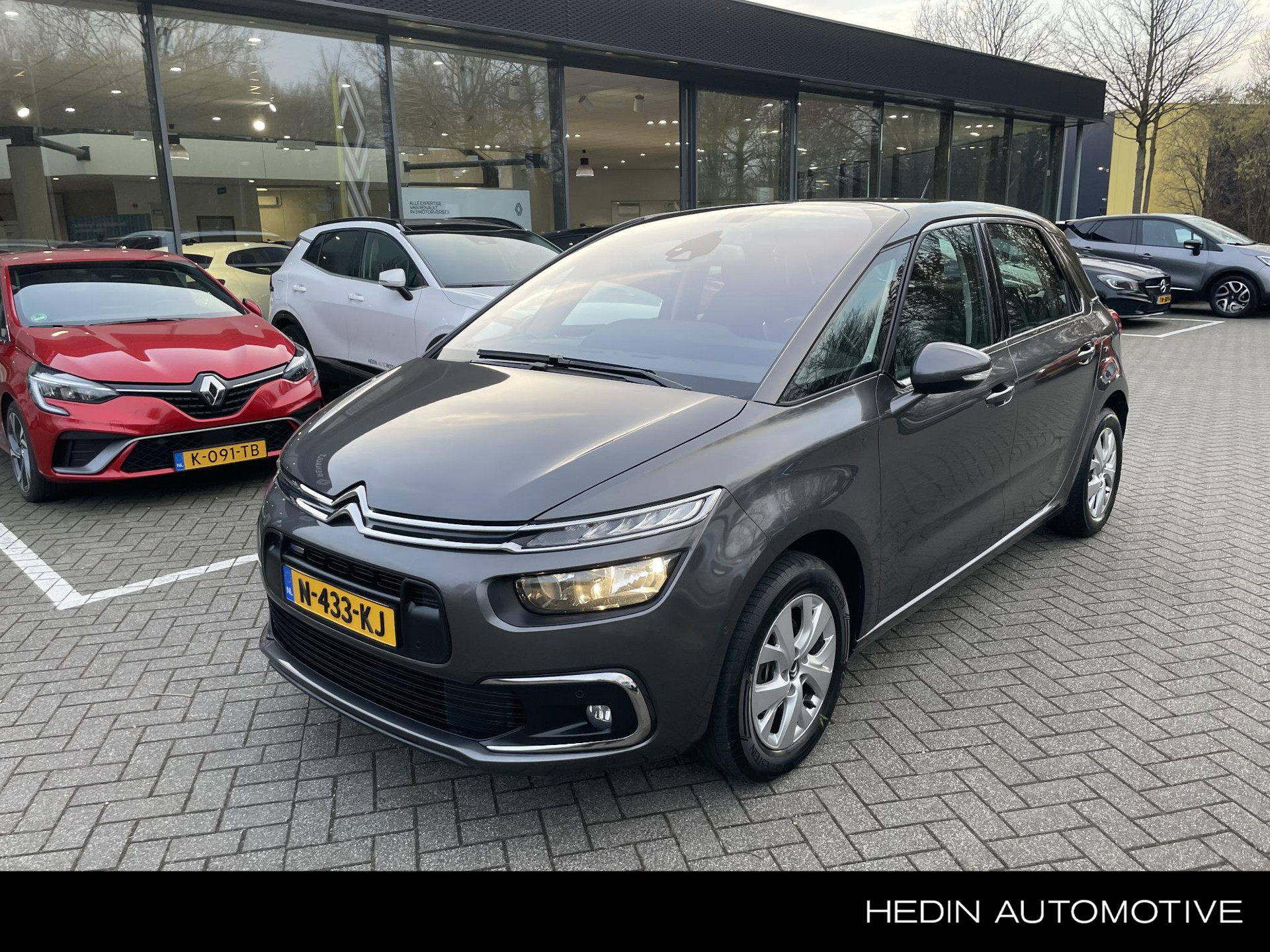 Citroen C4 Picasso 130 pk EAT6 aut act cruise-control / afnb trekhaak/ stoelverw / enz!