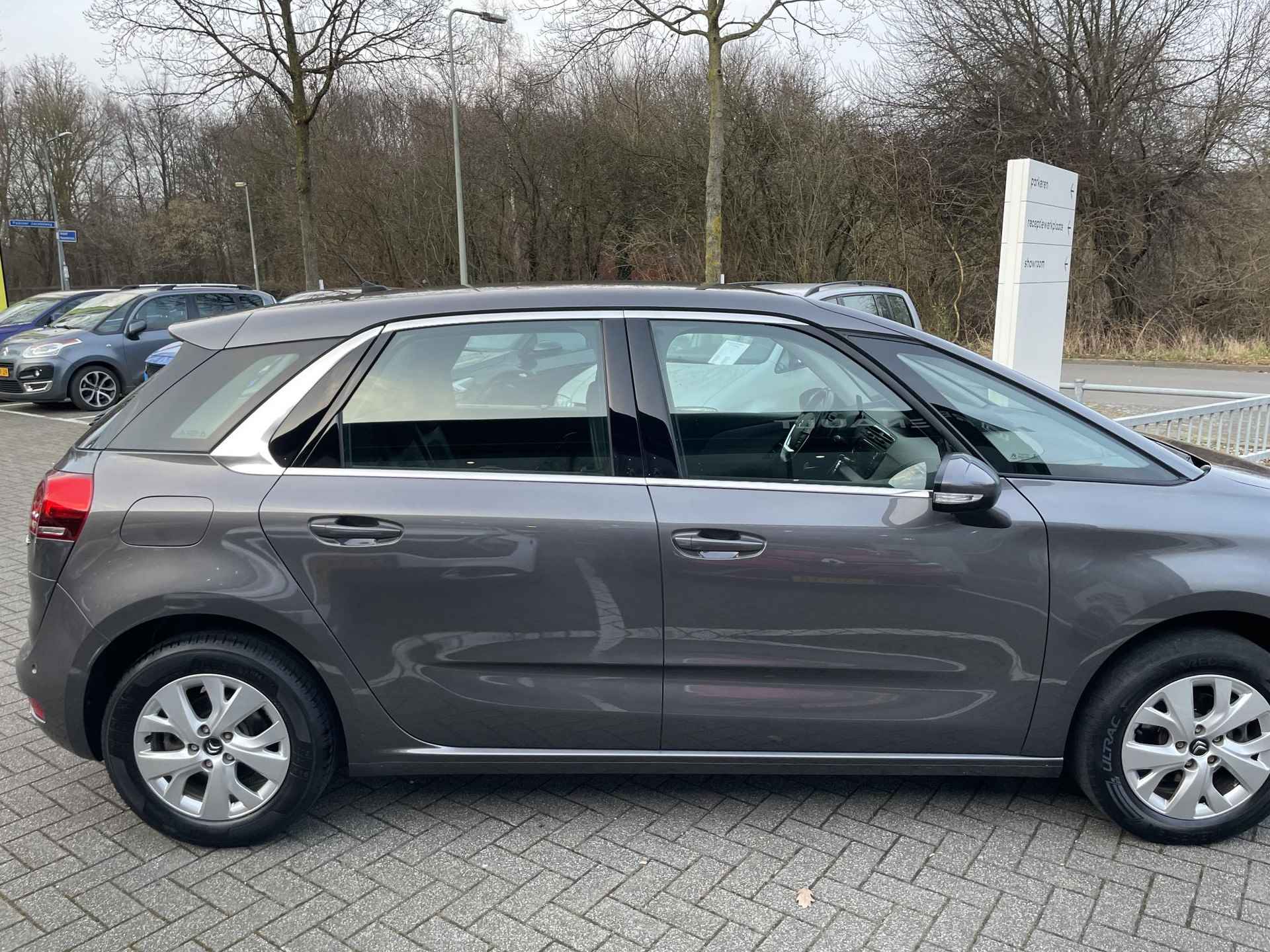 Citroen C4 Picasso 130 pk EAT6 aut act cruise-control / afnb trekhaak/ stoelverw / enz! - 23/26