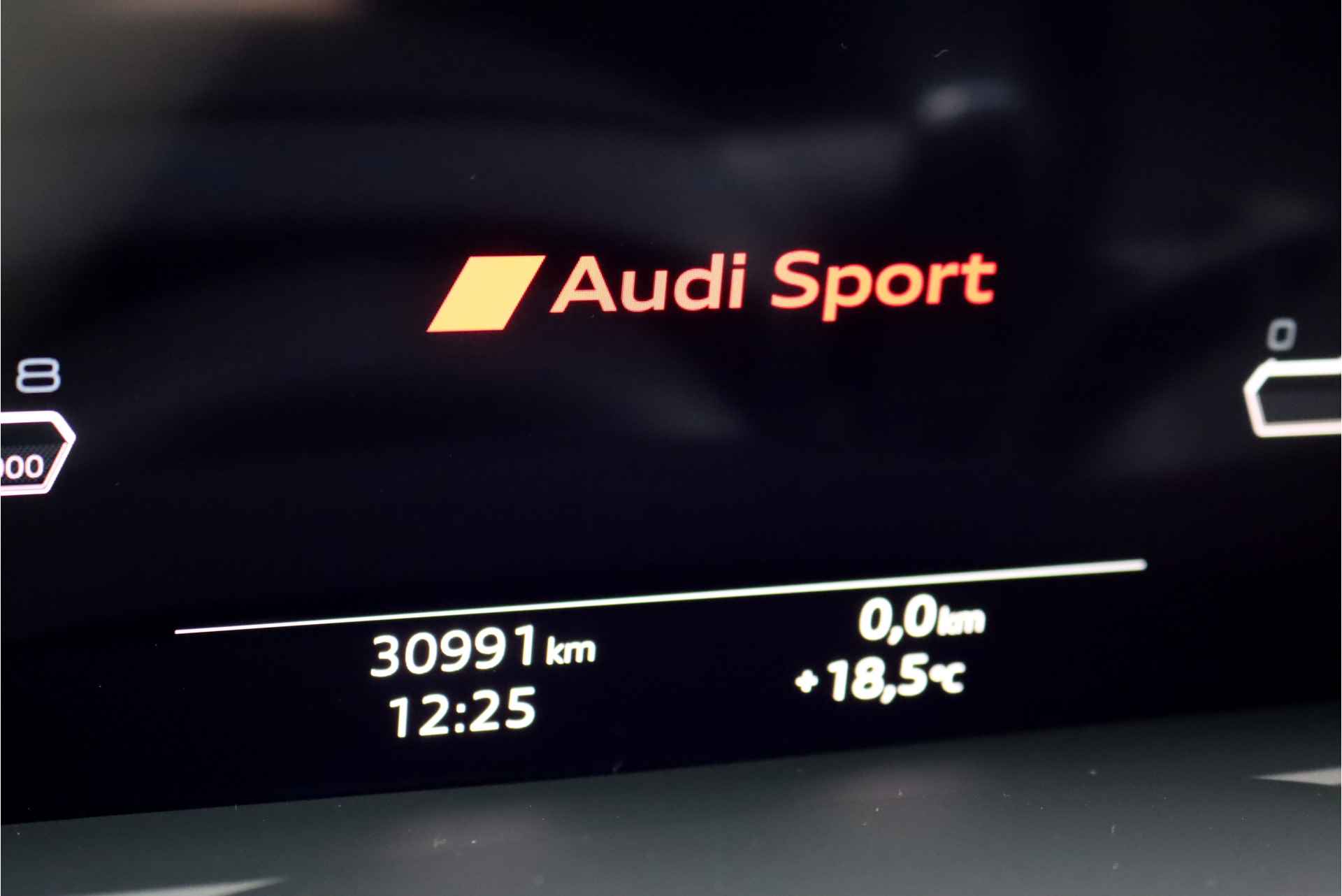 Audi Q8 4.0 TFSI RSQ8 Quattro Aut8 | 600pk | Keramisch | Carbon | B&O | Adaptive Cruise Control | Trekhaak | Panoramadak | Verwarmd Stuurwiel | Massage | Memory | Standkachel | Ventilatie | HUD | - 41/53