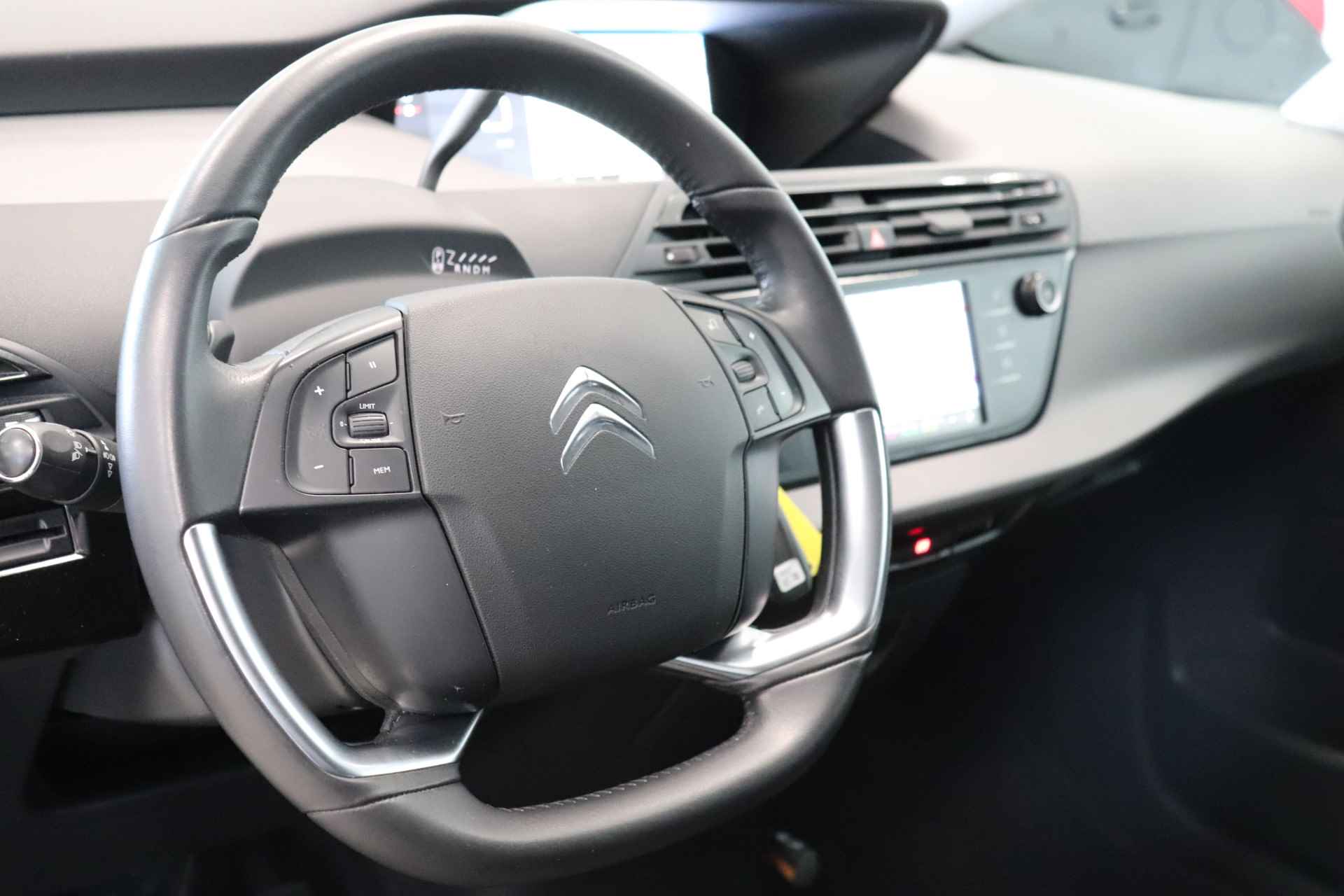 Citroën Grand C4 Spacetourer 1.2 SHINE | AUTOMAAT | NAVI | 7 PERSOONS | DEALERONDERHOUDEN | - 16/28