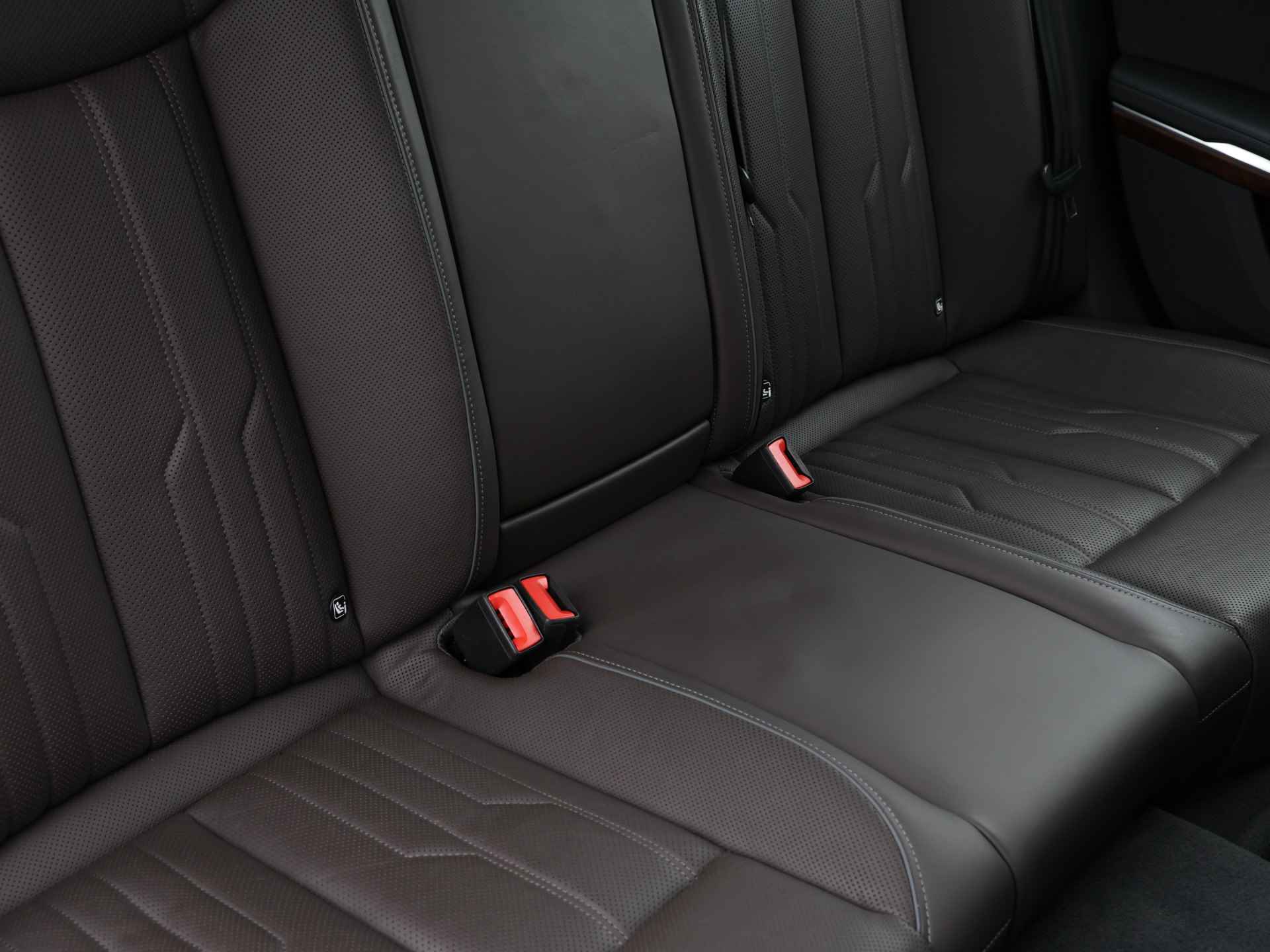 Audi A8 50 TDI quattro 286pk | B&O | Pano | 360° camera | Stoelventilatie/-massage | Servo | Keyless | Elek. geh. stoelen | Dodehoek | Luchtvering - 13/60