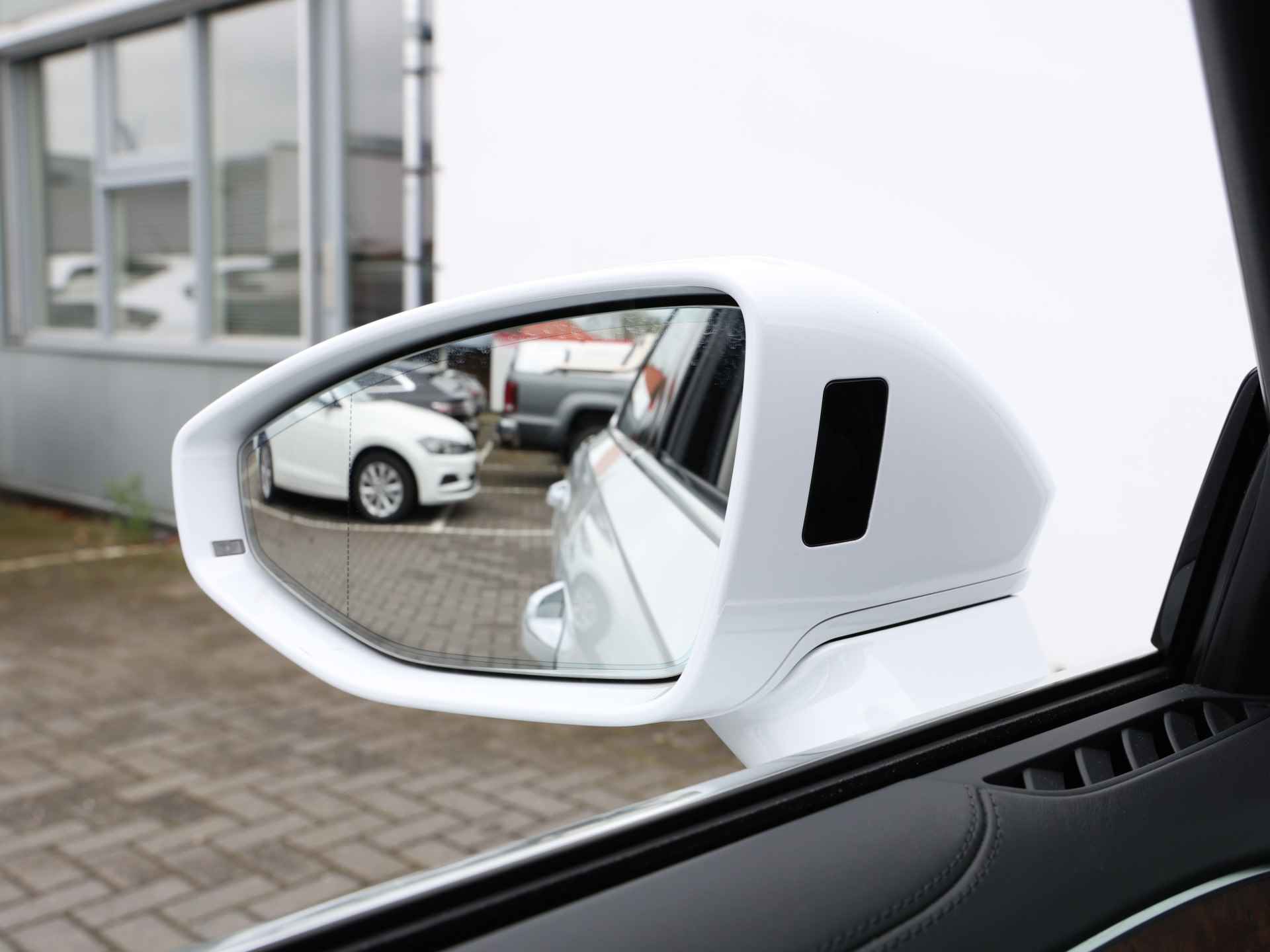 Audi A8 50 TDI quattro 286pk | B&O | Pano | 360° camera | Stoelventilatie/-massage | Servo | Keyless | Elek. geh. stoelen | Dodehoek | Luchtvering - 23/60
