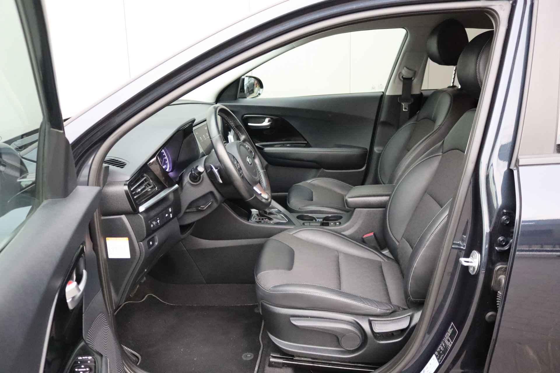 Kia Niro 1.6 GDi Hybrid DynamicLine Navigatie/Camera/Adaptive-cruise/Parkeerhulp - 7/33