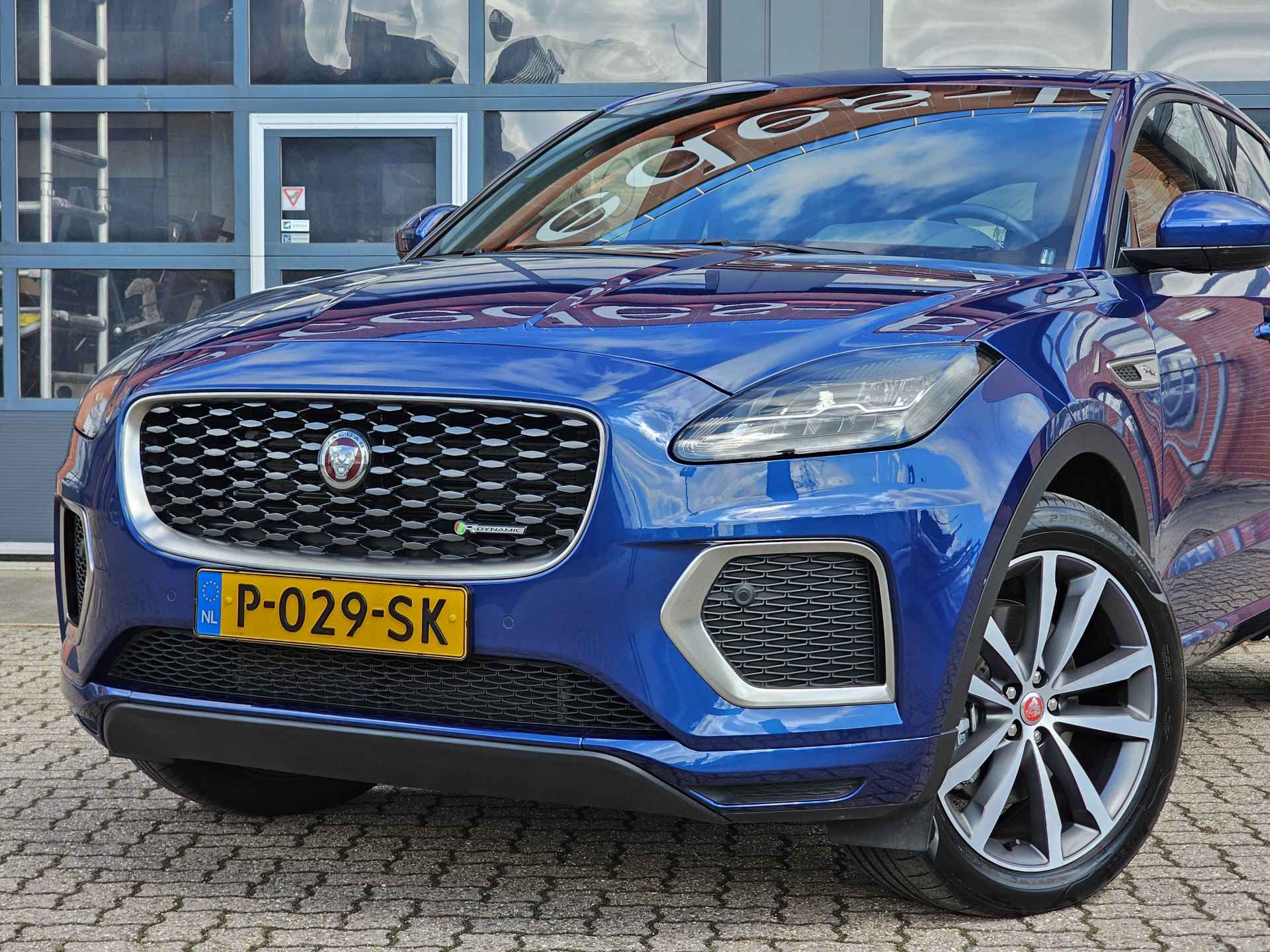 Jaguar E-Pace 1.5 P300e AWD R-Dynamic | Trekhaak | Panoramadak | Memorypakket - 4/27