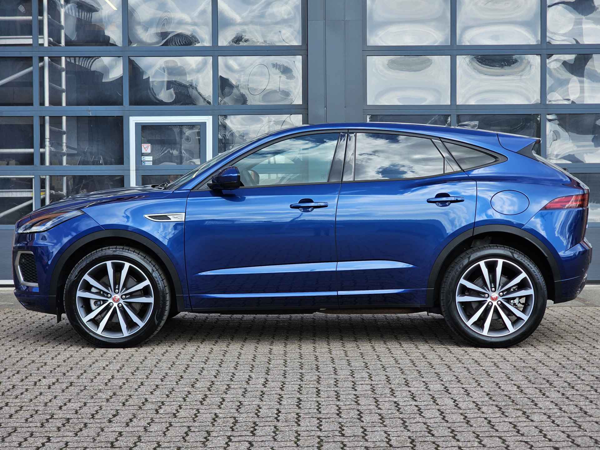 Jaguar E-Pace 1.5 P300e AWD R-Dynamic | Trekhaak | Panoramadak | Memorypakket - 5/27