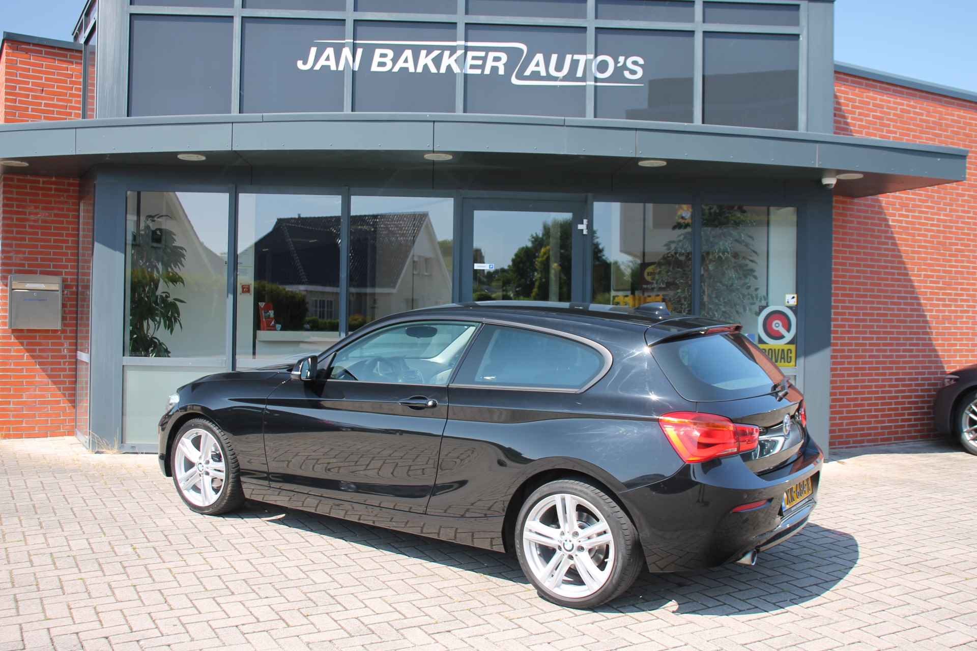 BMW 1-serie 116i M Sport ✅ Airco ✅ Bleutooth ✅ 17inch ✅ Rijklaar - 3/21