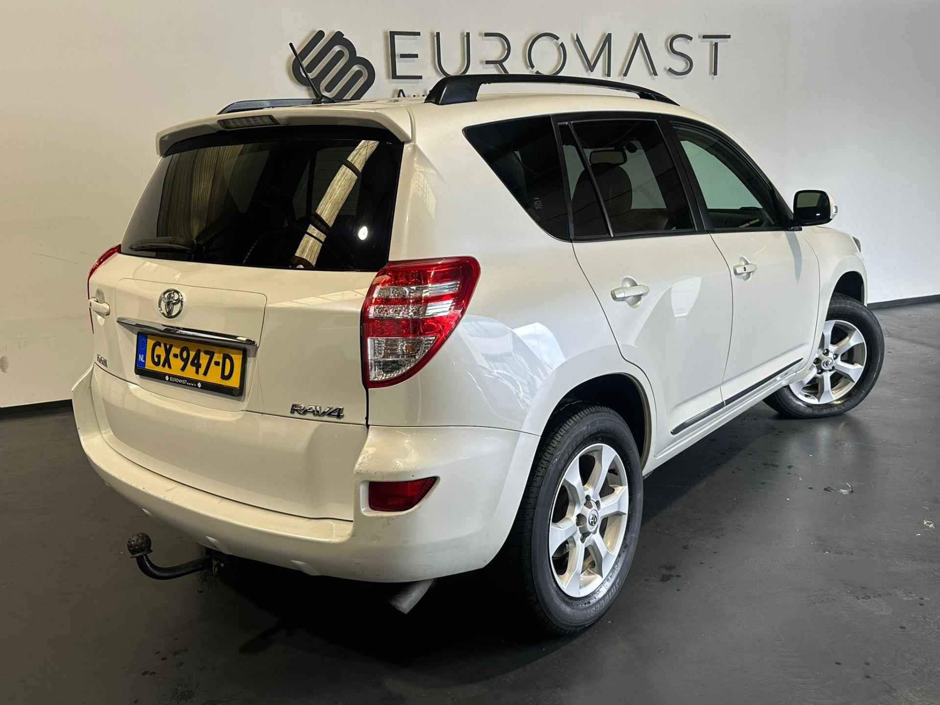 Toyota RAV4 2.2 D-4D Executive Business Navi Airco Stoelverwarming Cruise Schuifdak Trekhaak Nieuwe Apk - 7/25