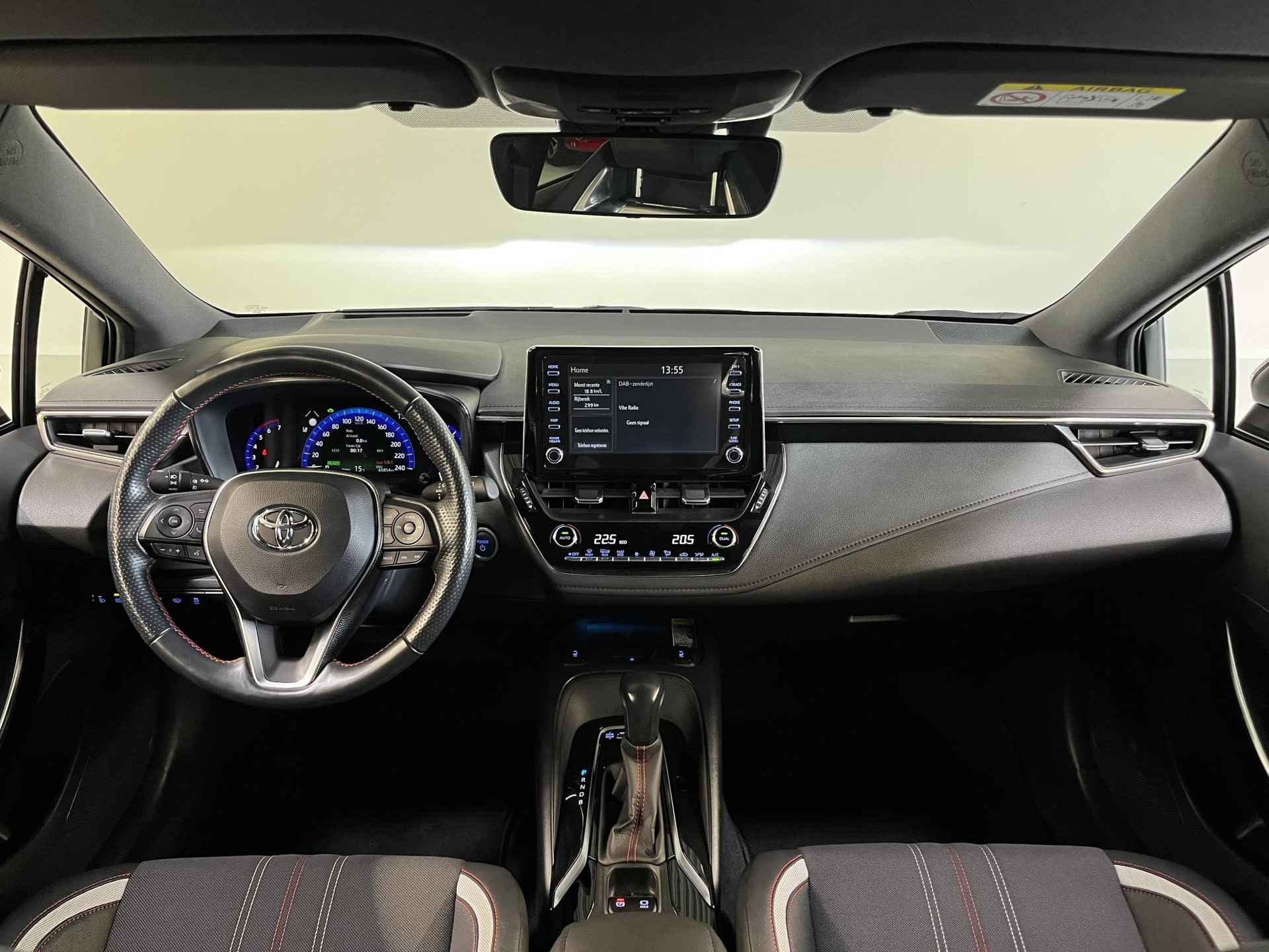 Toyota Corolla Touring Sports 1.8 Hybrid GR-Sport | Stoelverwarming & Stuurwielverwarming | Apple Carplay / Android Auto | - 2/38