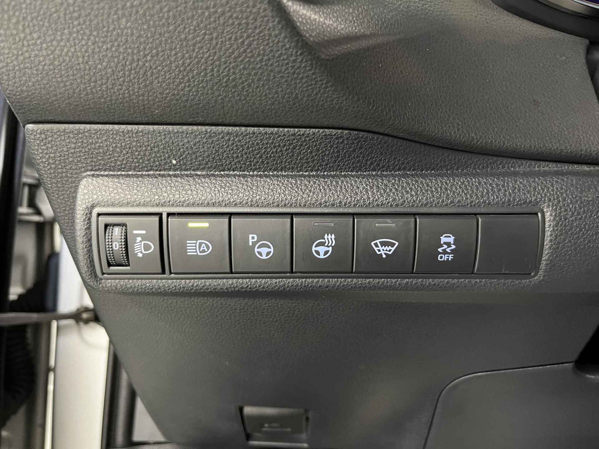 Toyota Corolla Touring Sports 1.8 Hybrid GR-Sport | Stoelverwarming & Stuurwielverwarming | Apple Carplay / Android Auto | - 13/38